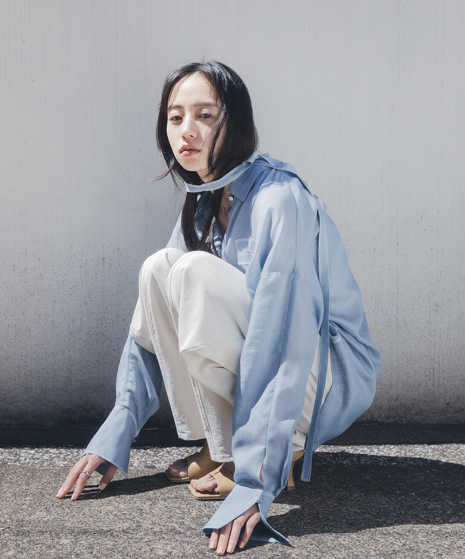 〈残りわずか〉シアーデニムトリムシャツ