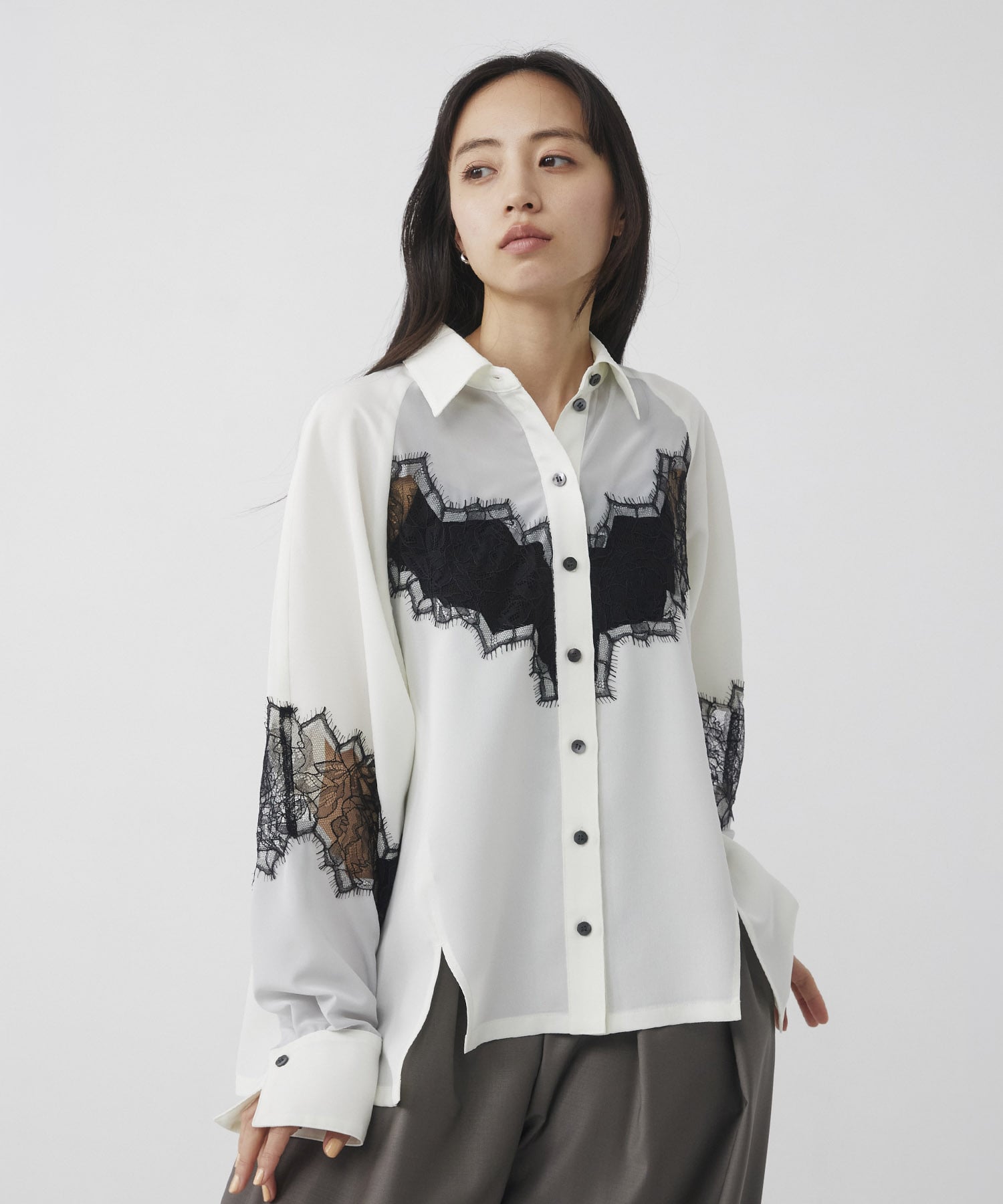 トーンカラーレースシャツ