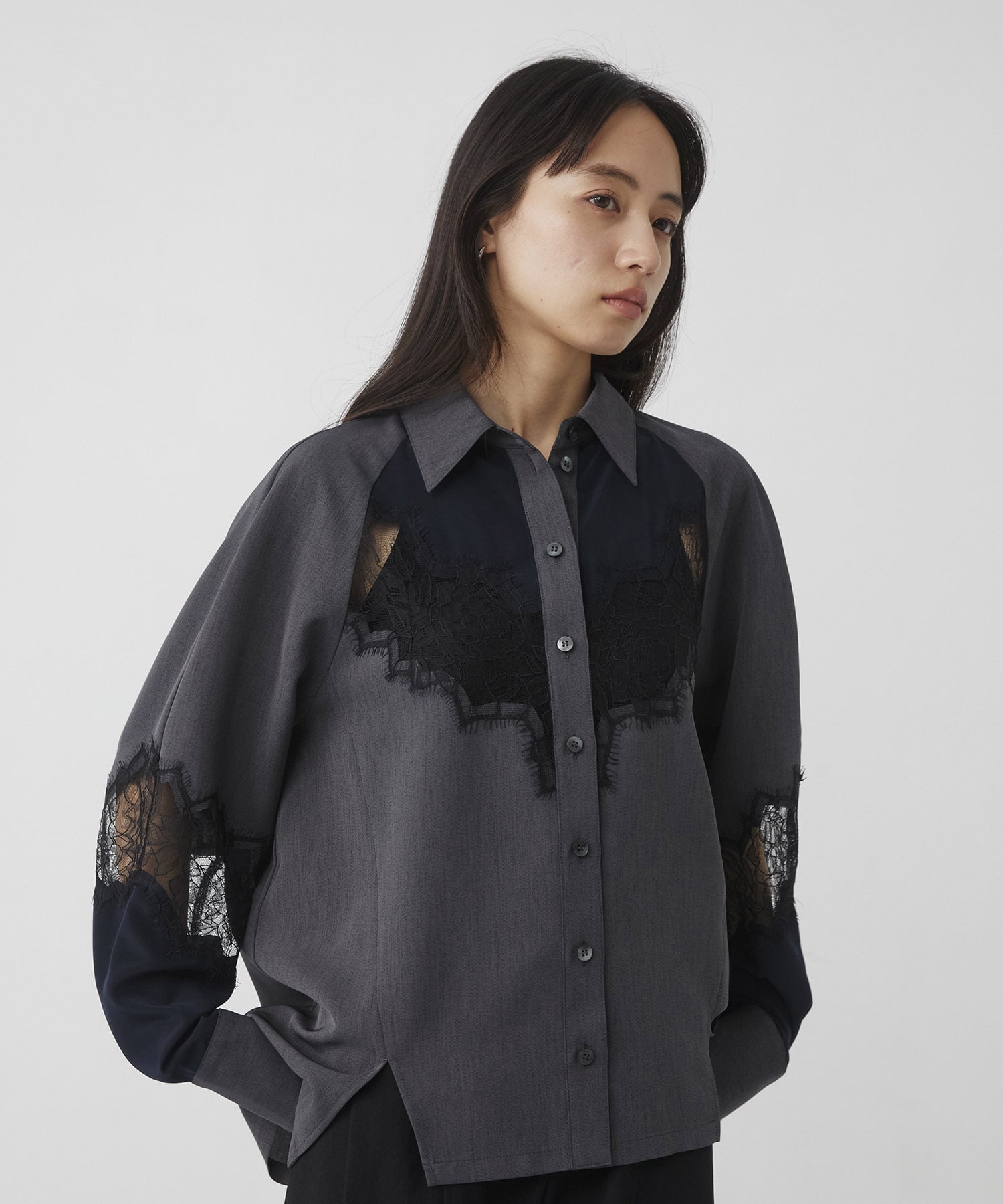 トーンカラーレースシャツ