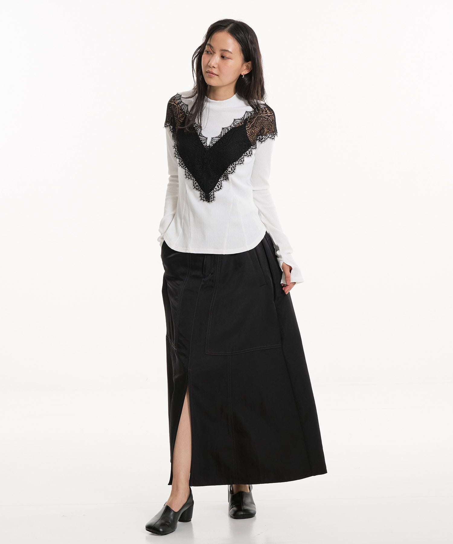 Vネックレースプルオーバー