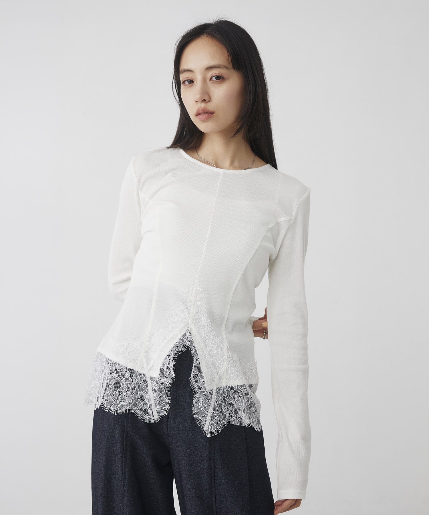 レースヘムスリットカットプルオーバー