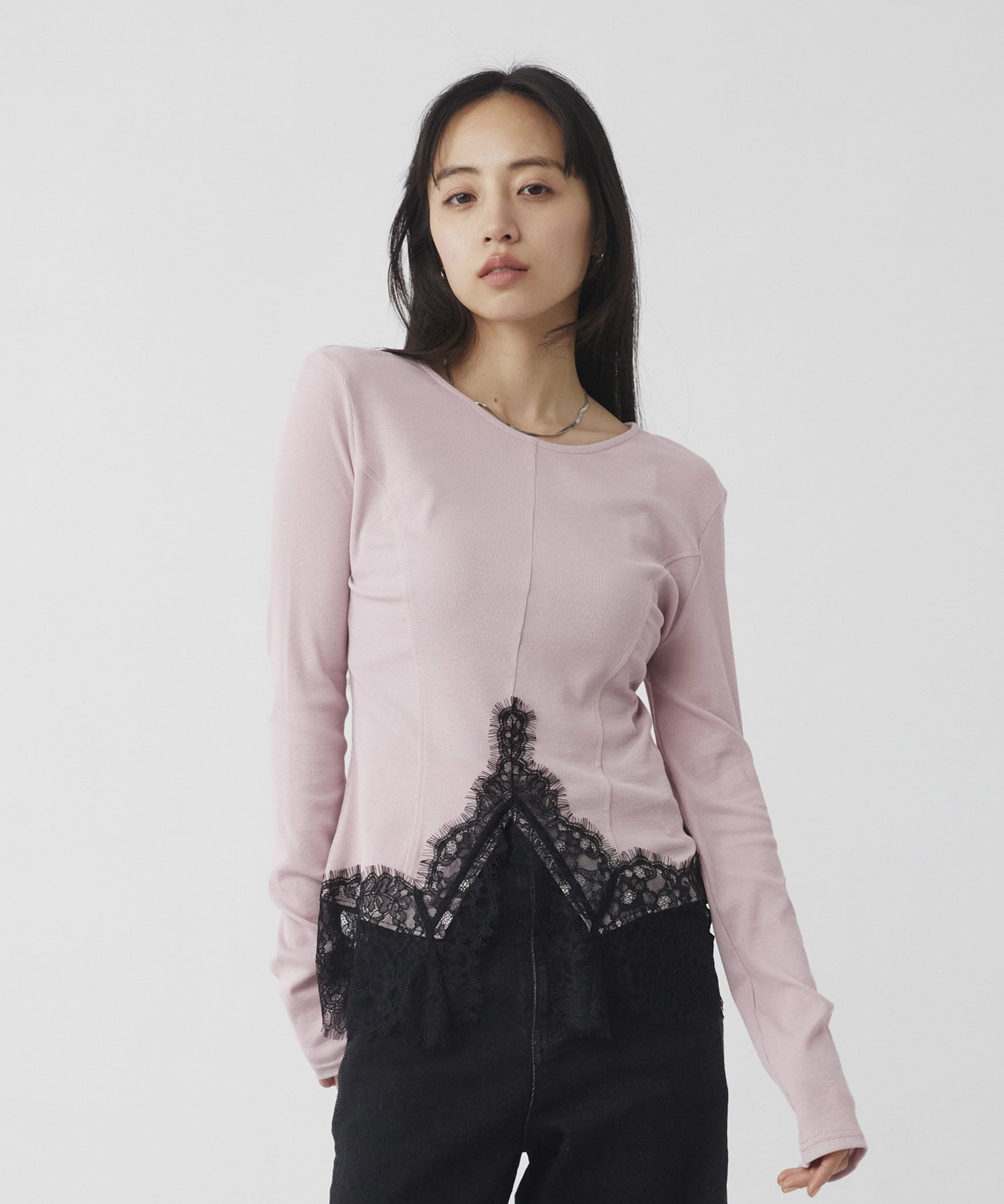 〈残りわずか〉レースヘムスリットカットプルオーバー