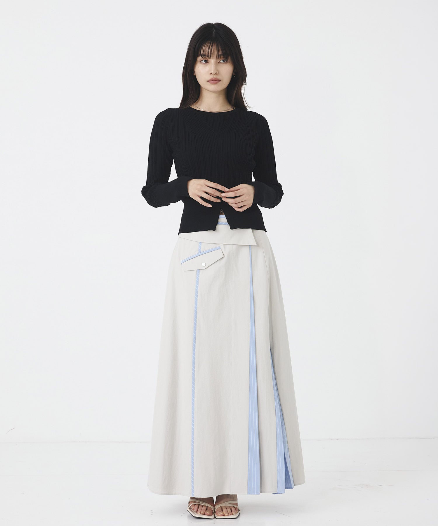 サーブルストレッチRIBニット