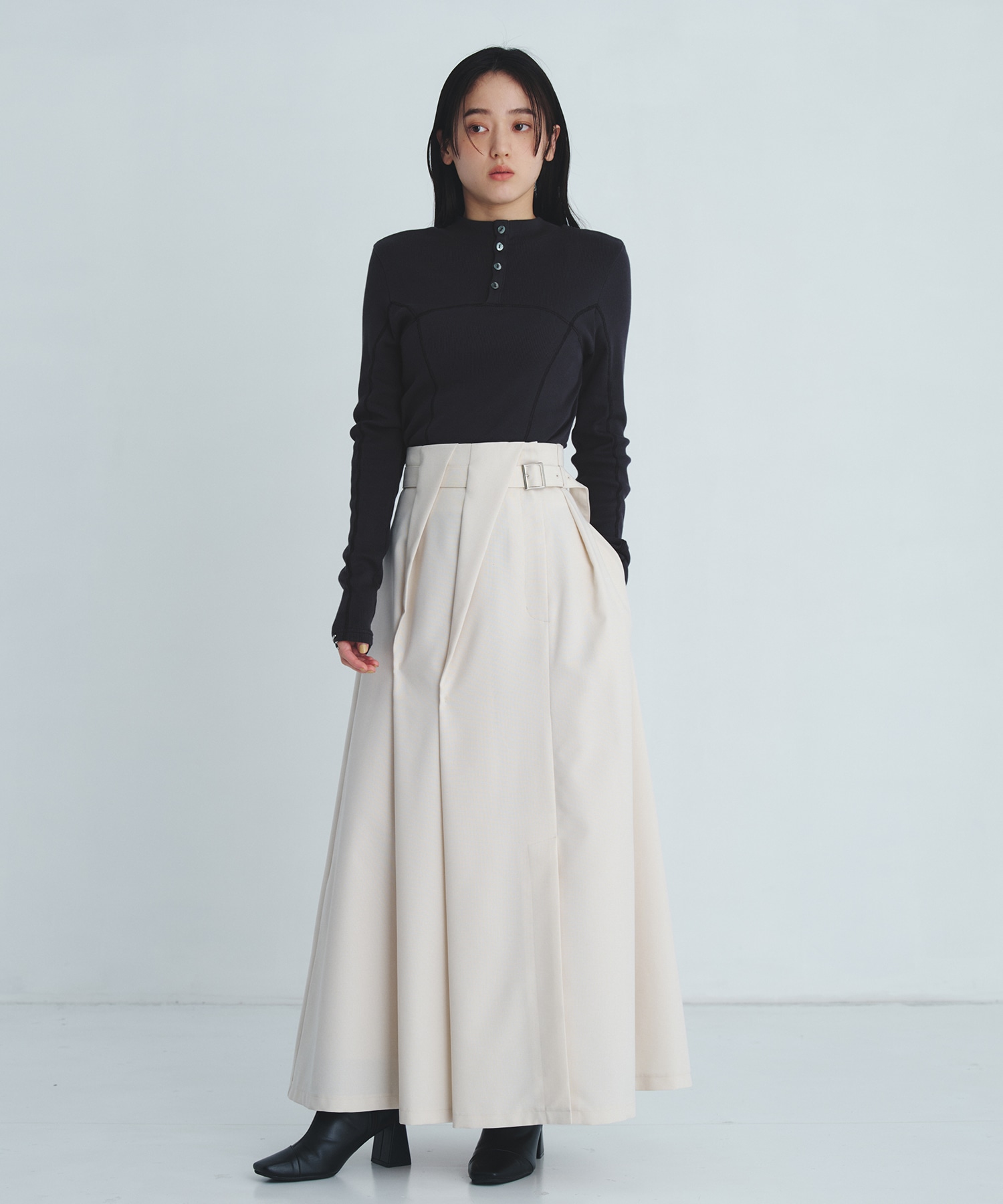 スラントタックホールアシメフレアスカート