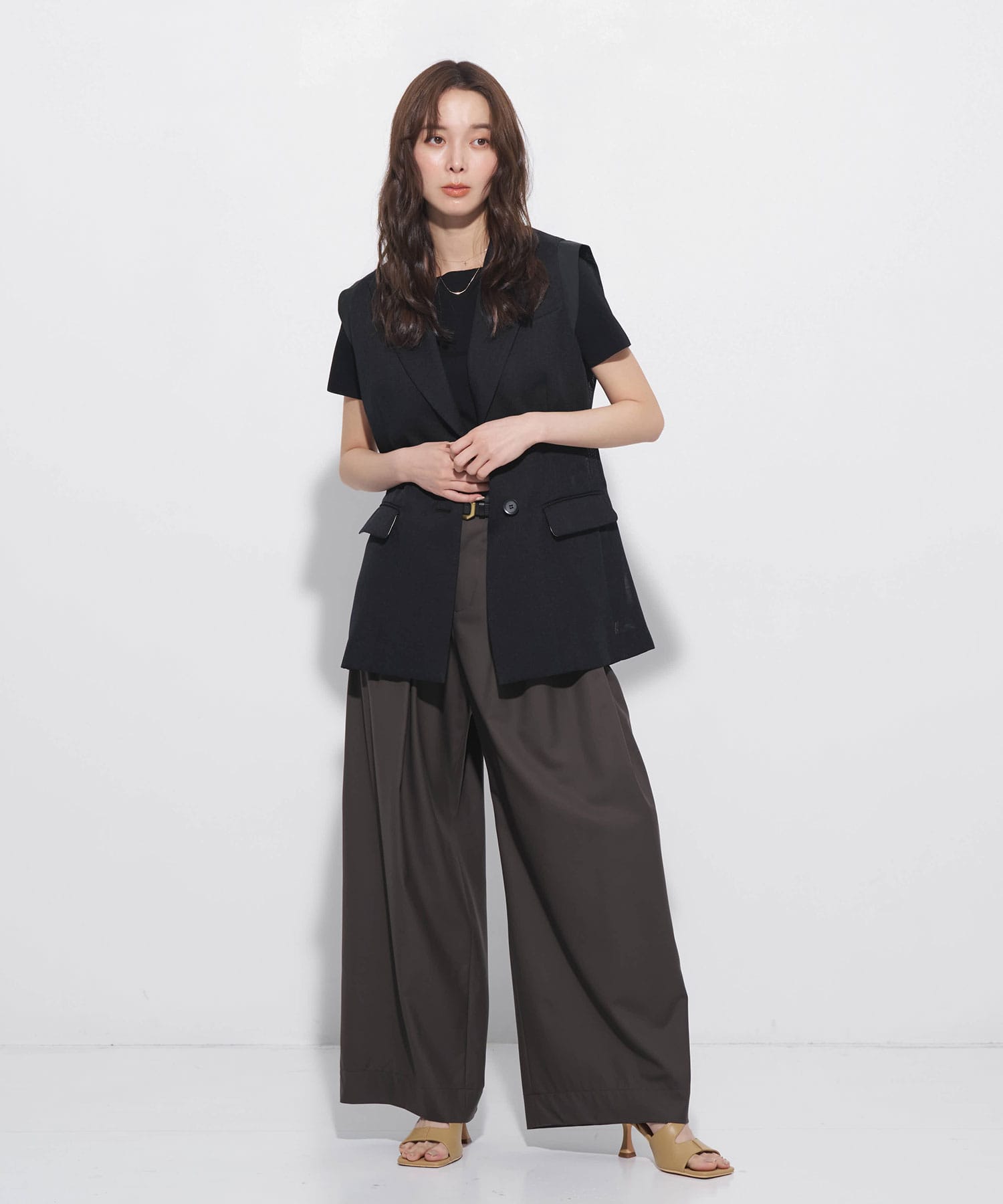 ショルダーポイントメッシュジレ