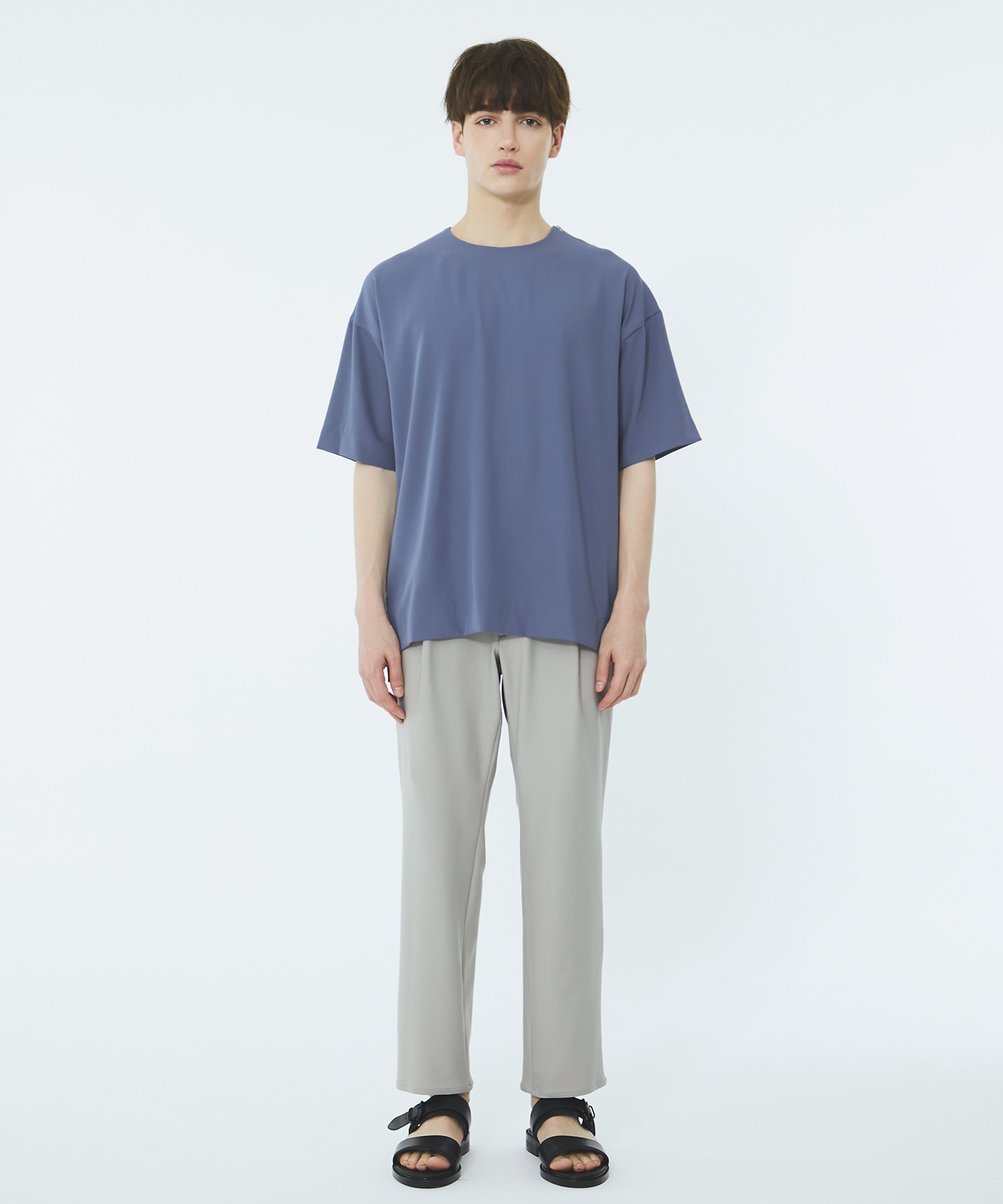 ショルダージッププルオーバー