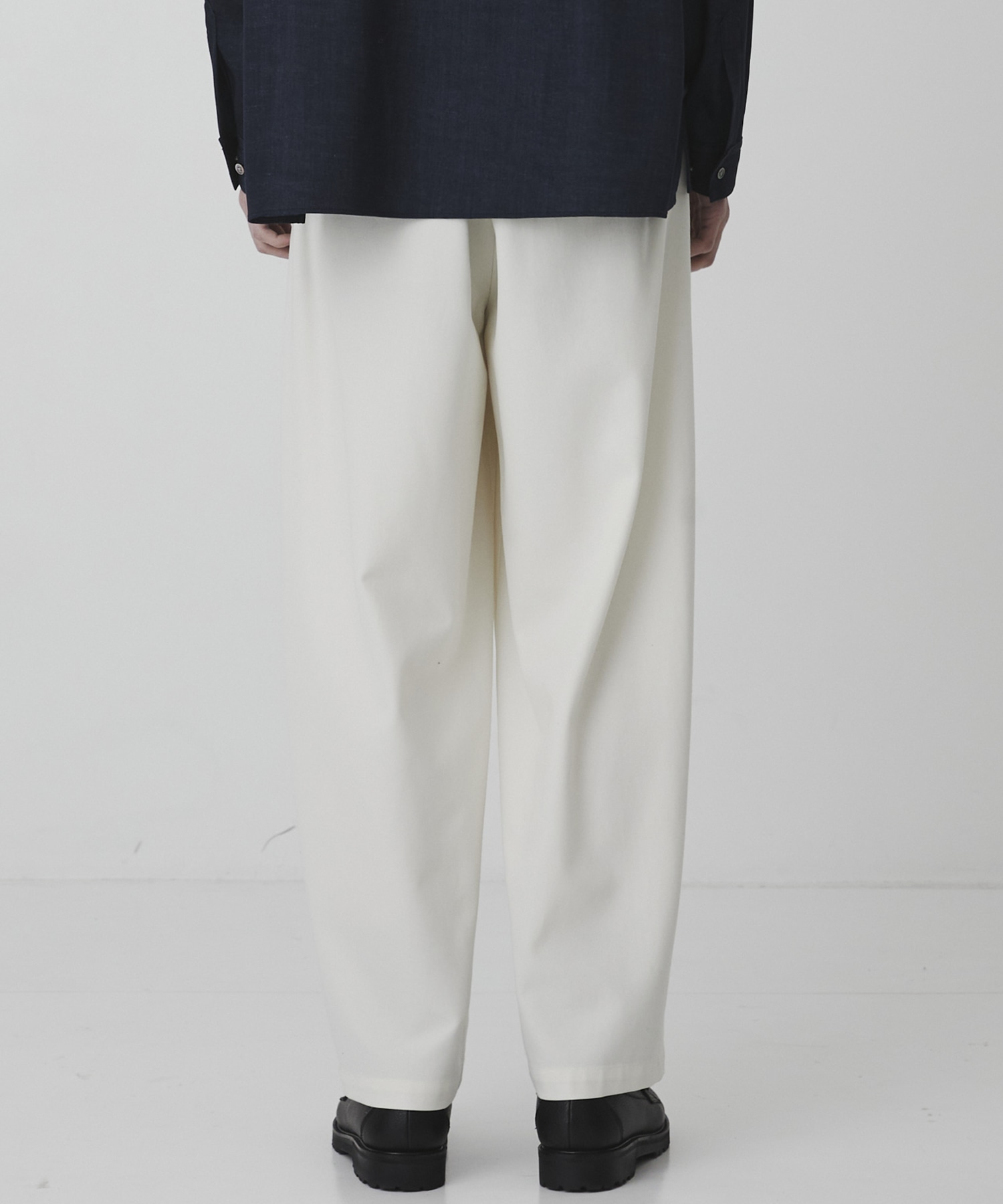 ハイツイスト バレルチノパンツ