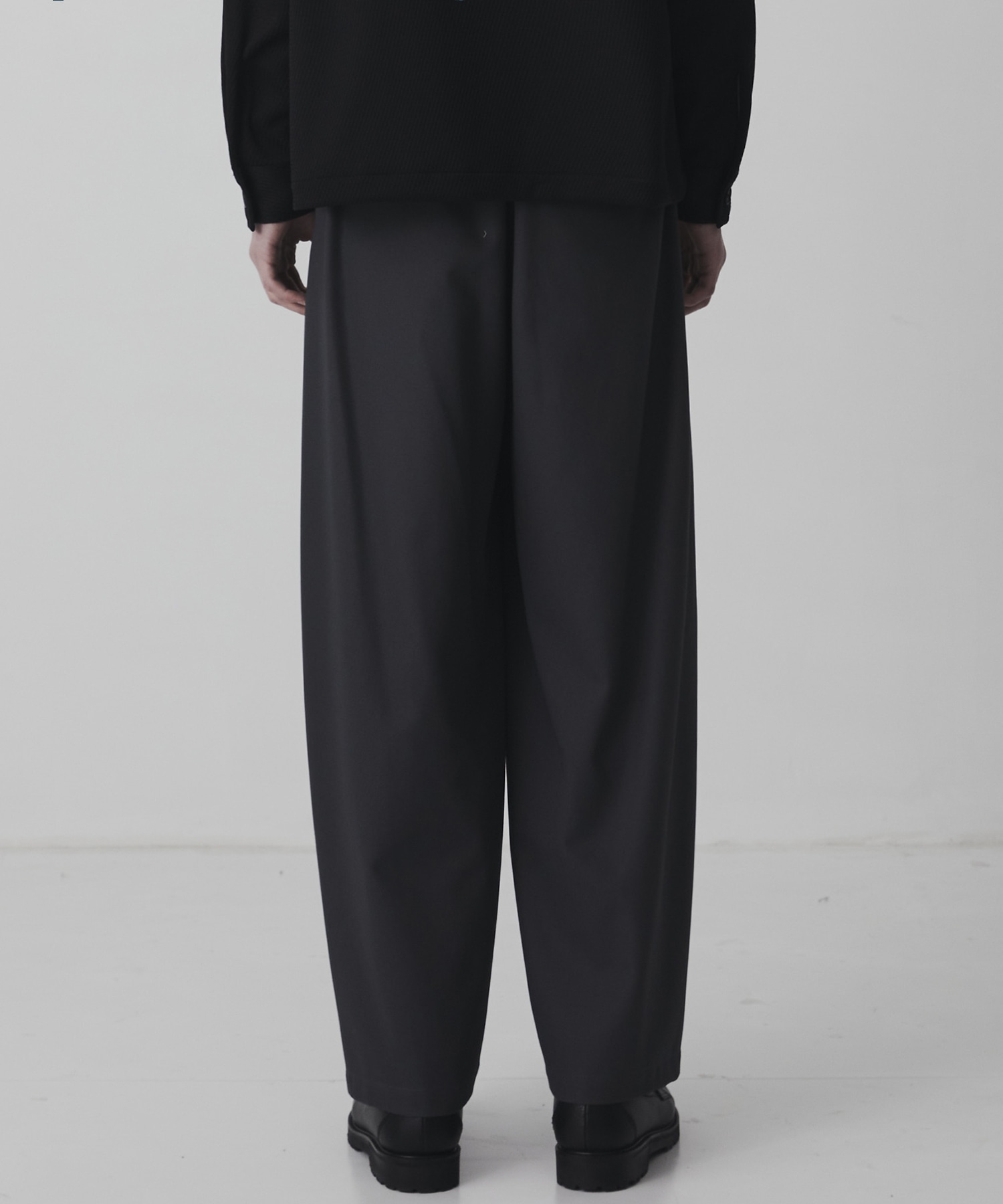 ハイツイスト バレルチノパンツ