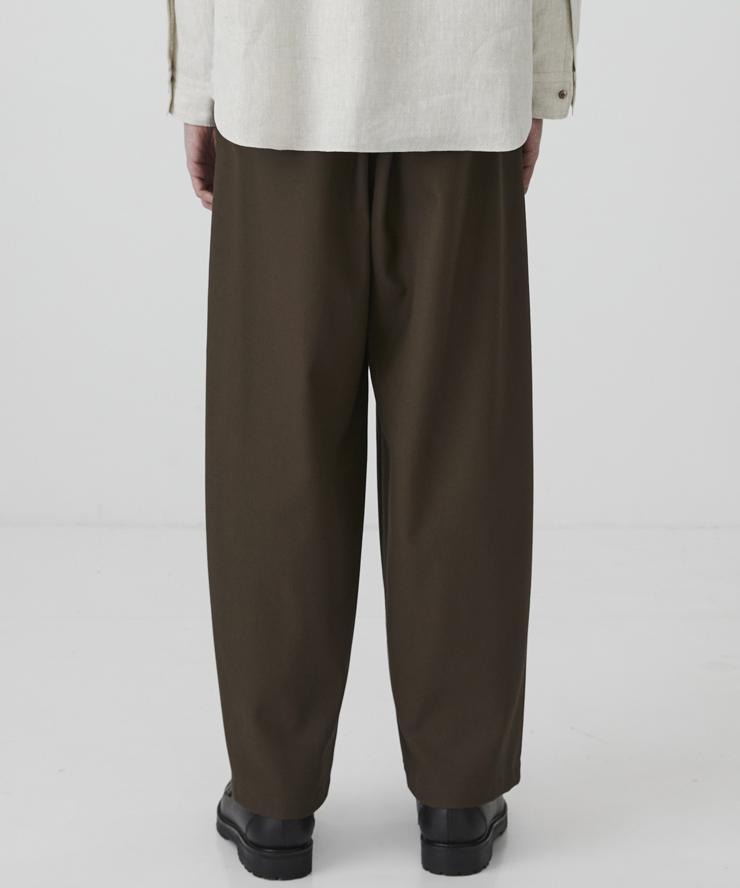 〈再入荷なし〉ハイツイスト バレルチノパンツ