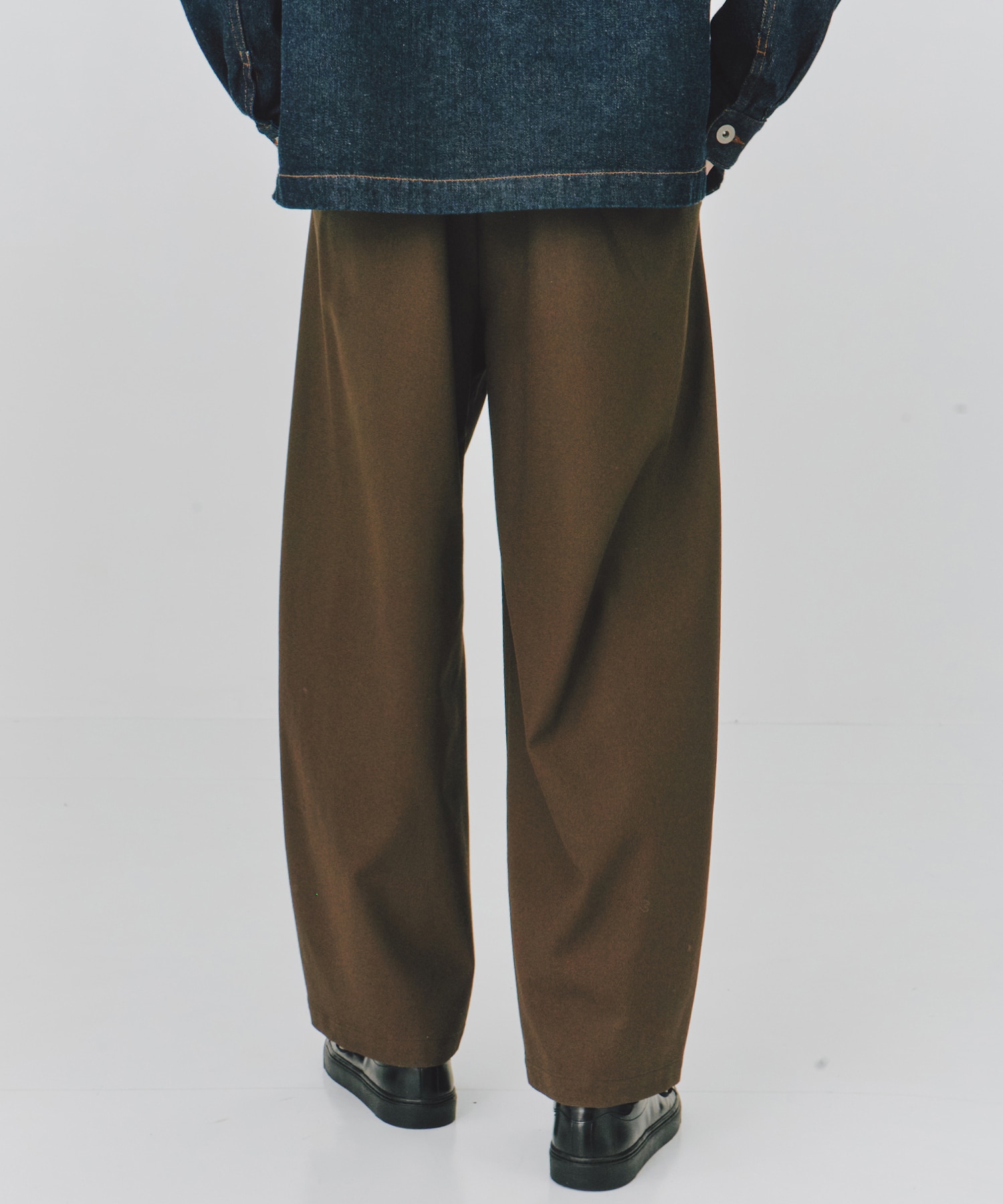 〈2026SS｜WEB限定｜先行予約〉ハイツイスト バレルチノパンツ