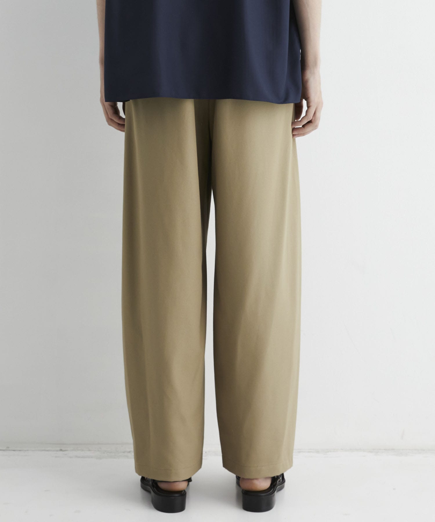 ハイツイスト バレルチノパンツ