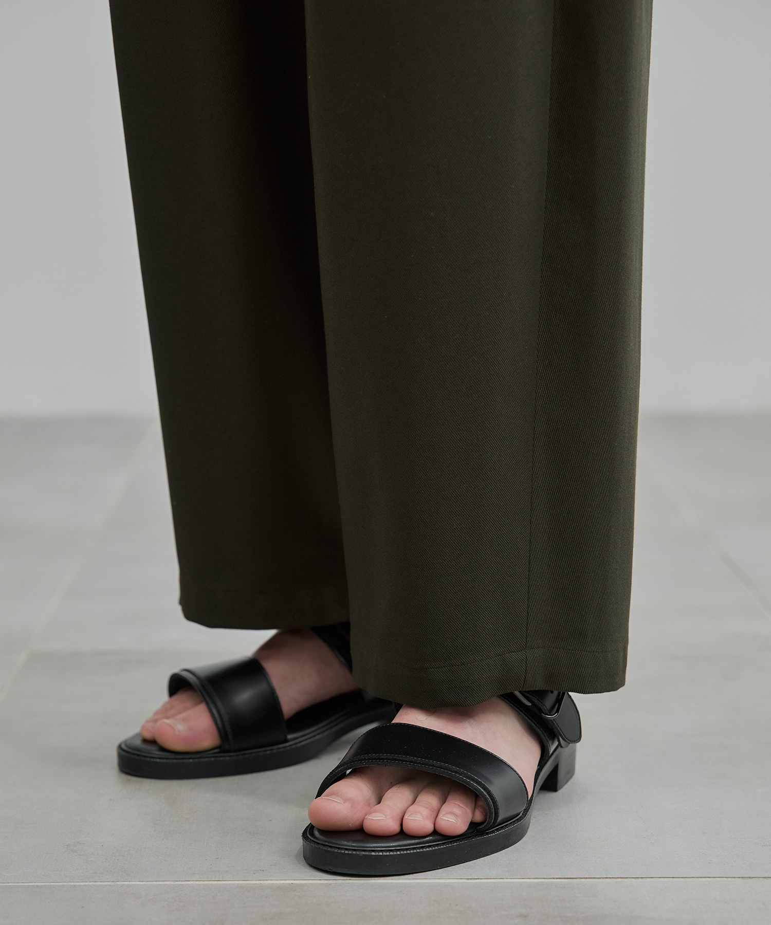 〈新発売〉ハイツイスト バレルチノパンツ