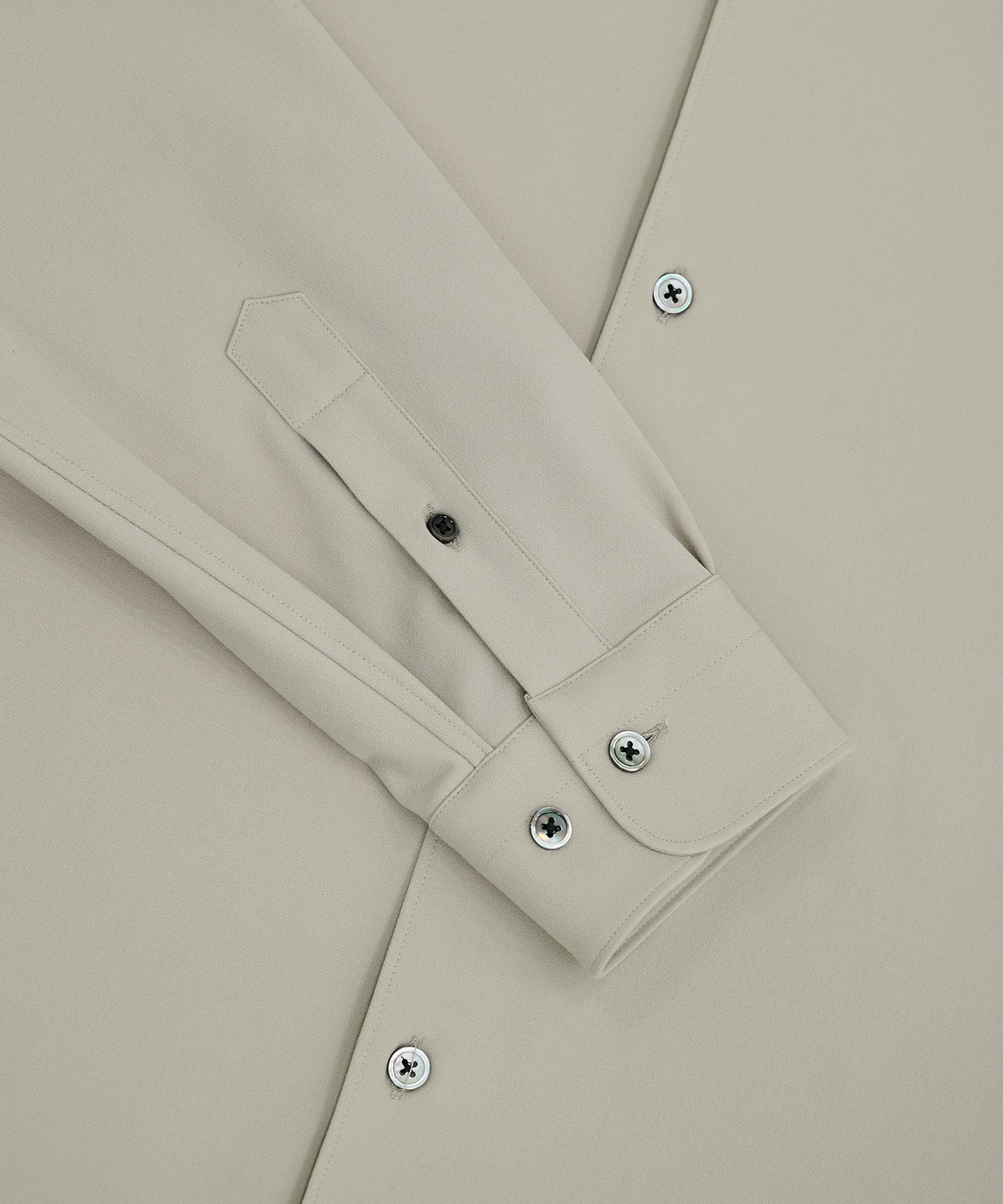 アウトラストロングスリーブシャツ