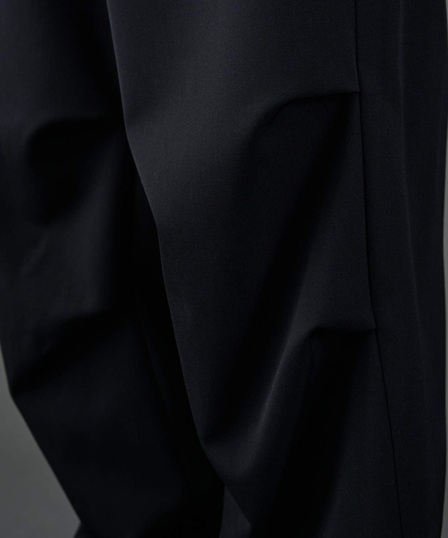 〈残りわずか｜再入荷なし〉CLEAR WOOL パラシュートパンツ