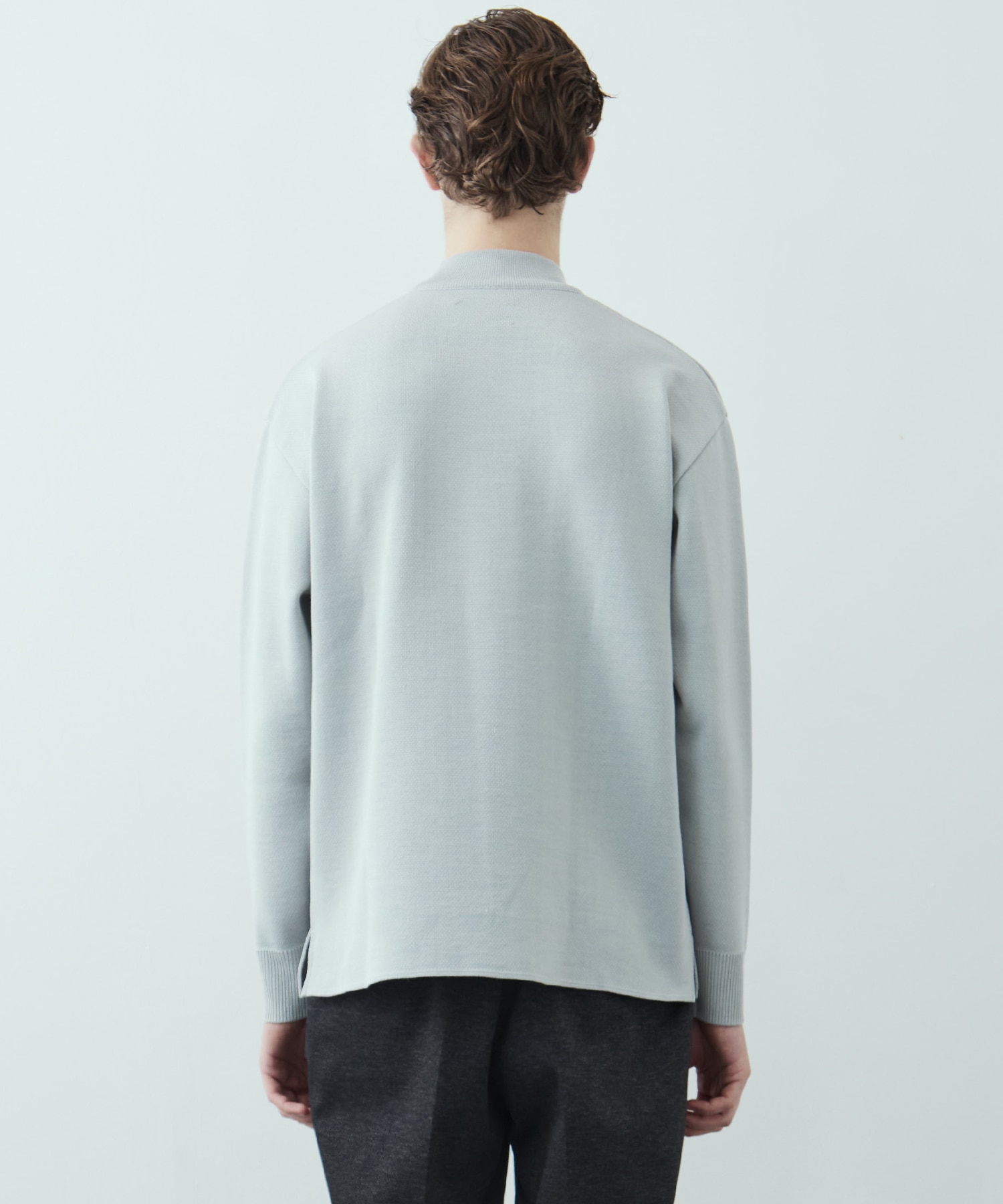 〈WEB限定〉SILVER WOOL MOCK NECK KNIT