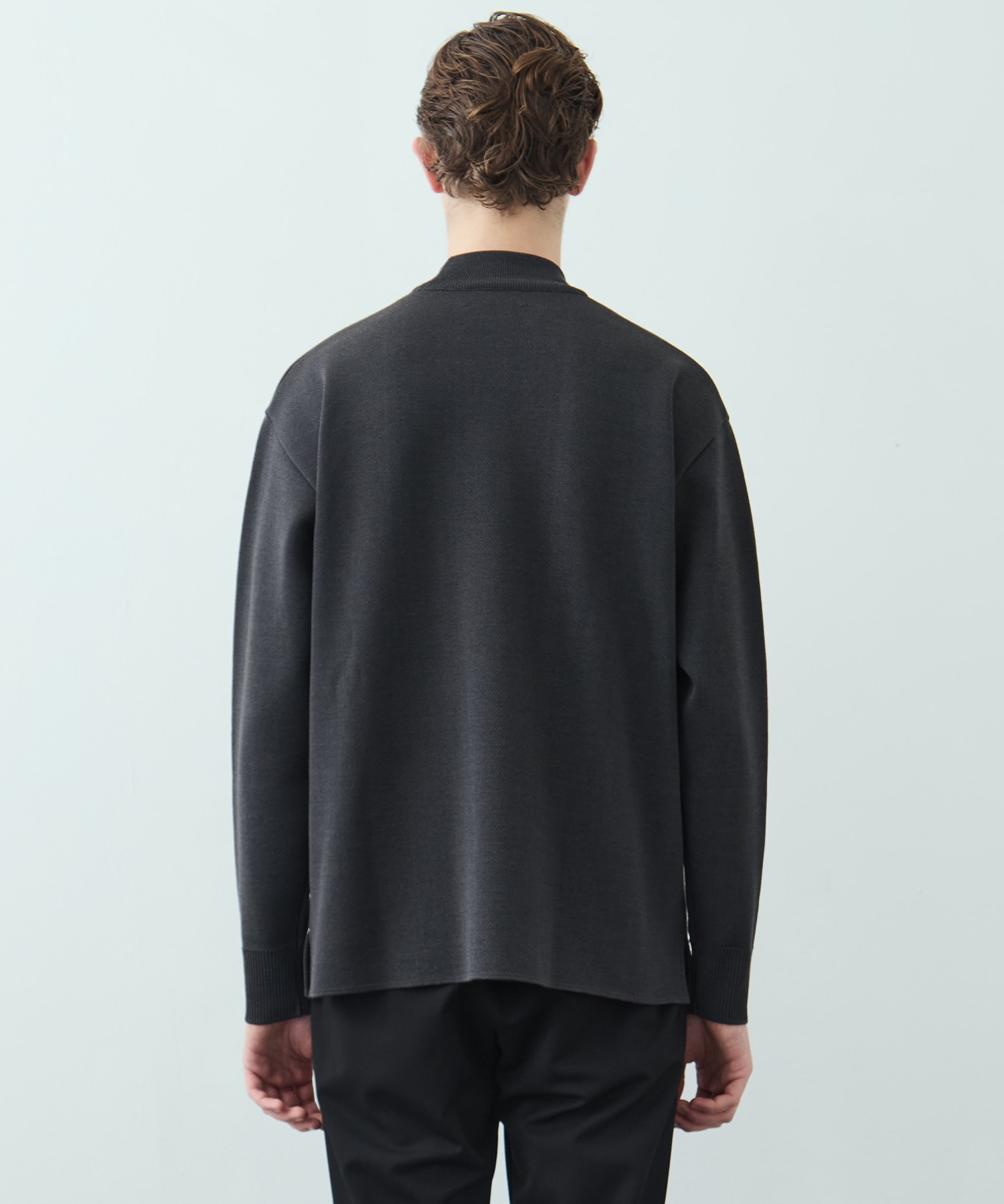〈WEB限定〉SILVER WOOL MOCK NECK KNIT
