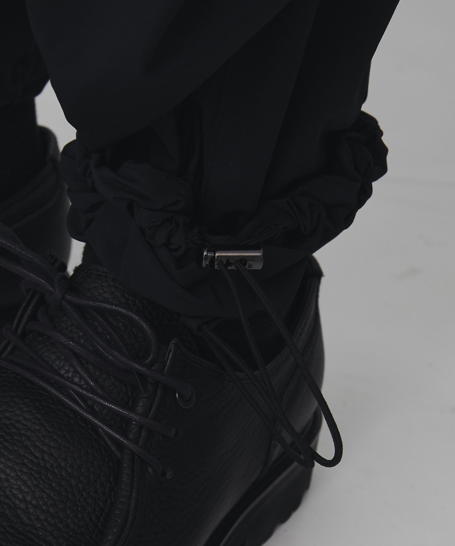 〈再入荷なし〉LIGHT DOLPHIN ワイドパラシュートパンツ