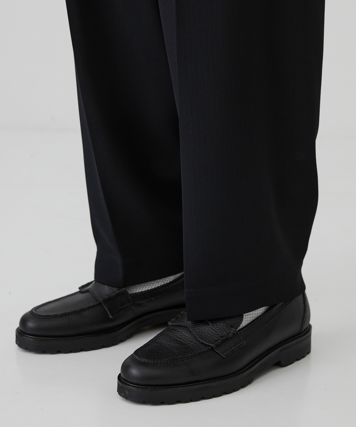 COLD DRY PLEATS シームレスイージーパンツ