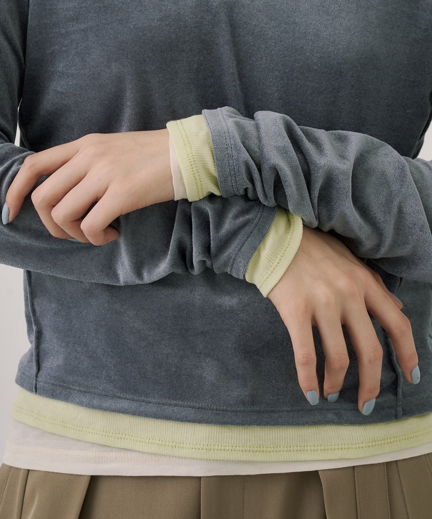 〈残りわずか〉2WAYルーズフィットベロアトップス