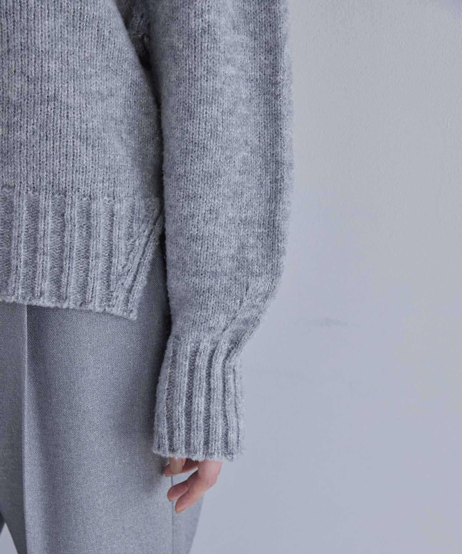 ループヤーンラメコンビタートルニット