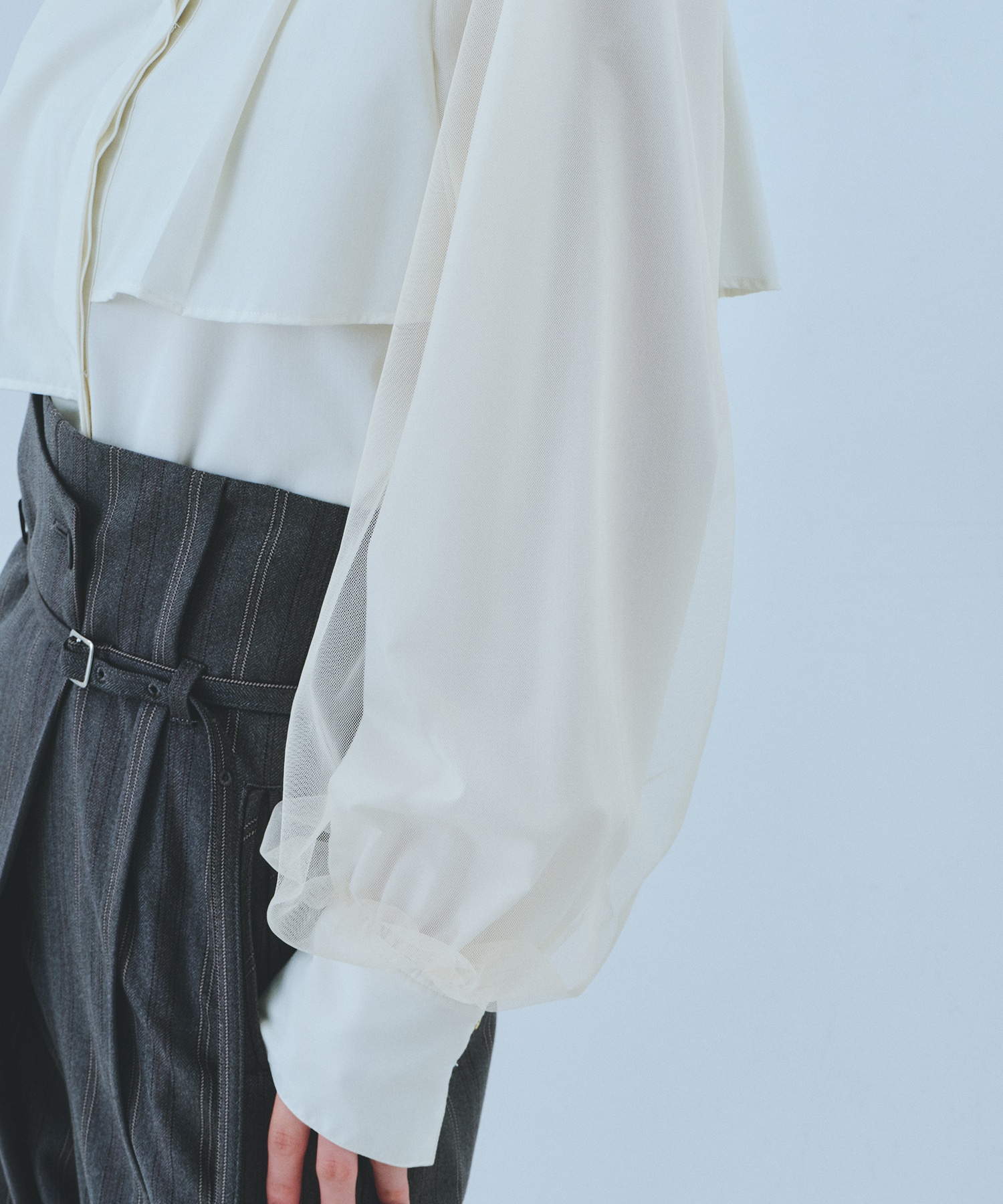 アシメ袖チュールブラウス