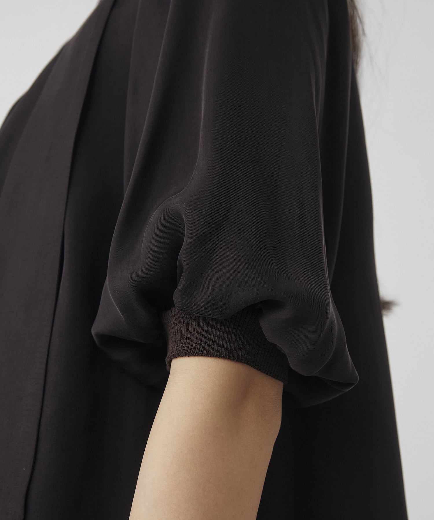 キュプラタックハーフスリーブブラウス