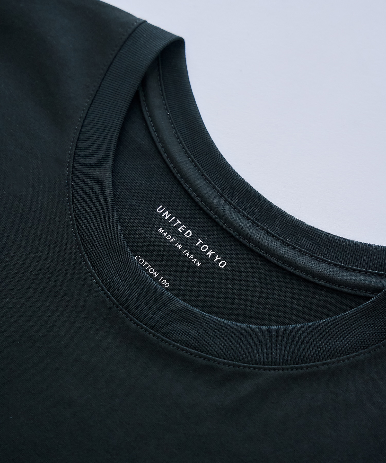 スリーククルーTEE
