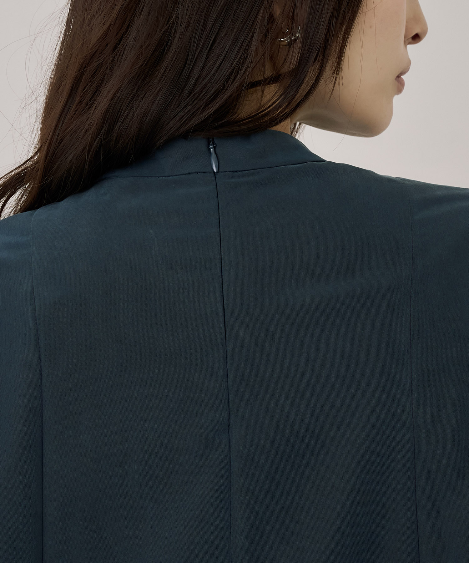 〈残りわずか〉フロントタイタックブラウス