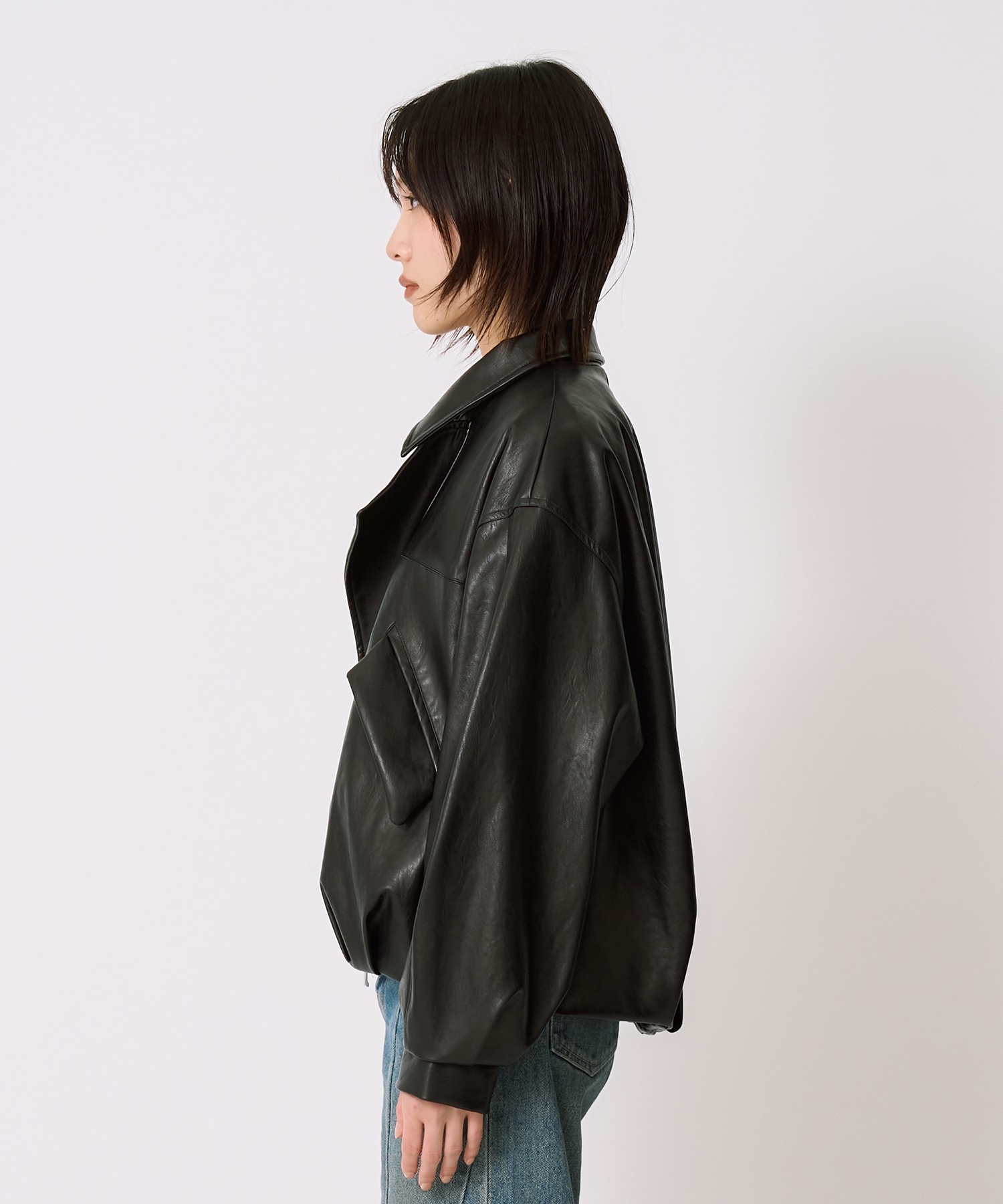 コクーンレザーボンバージャケット