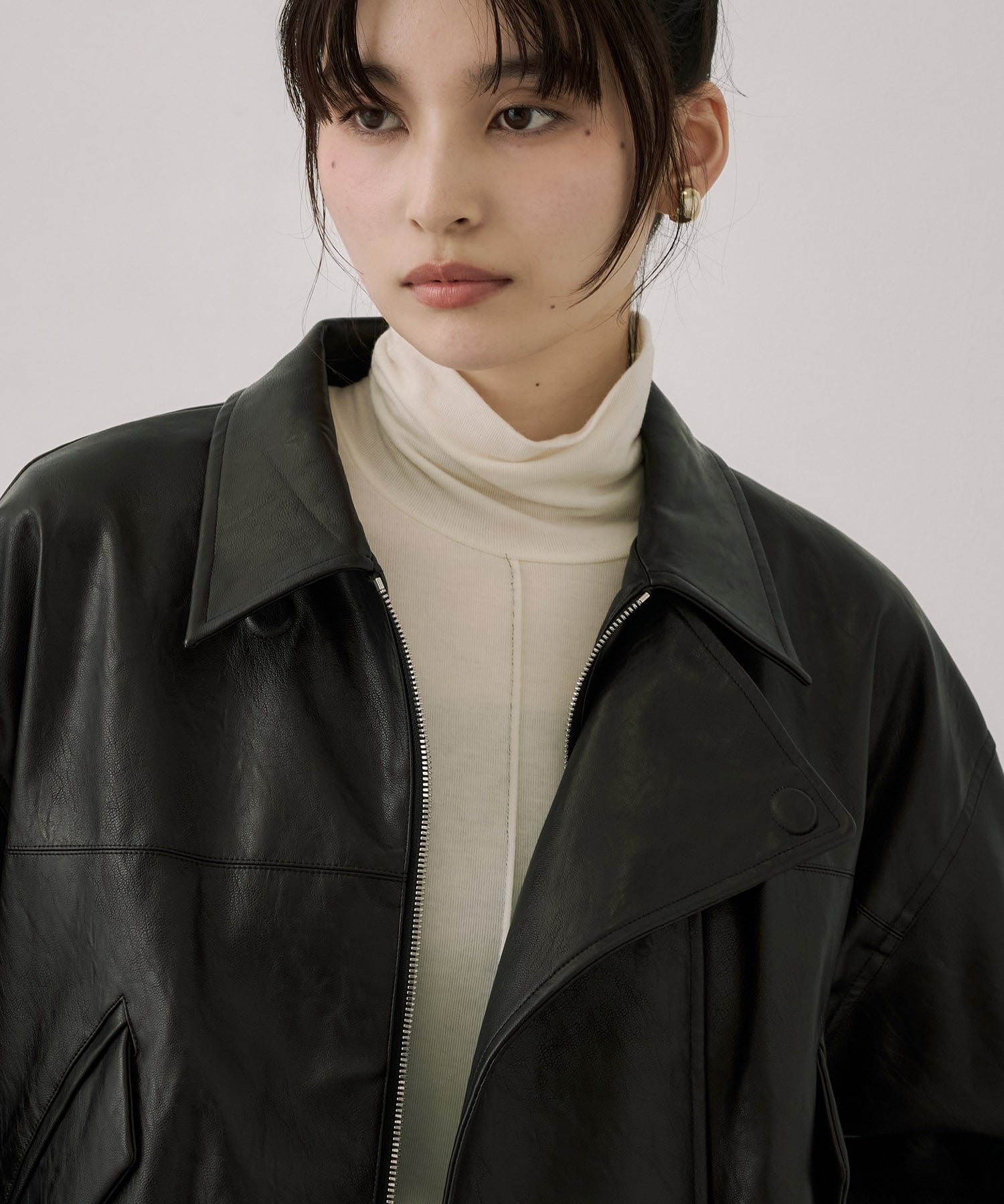 コクーンレザーボンバージャケット