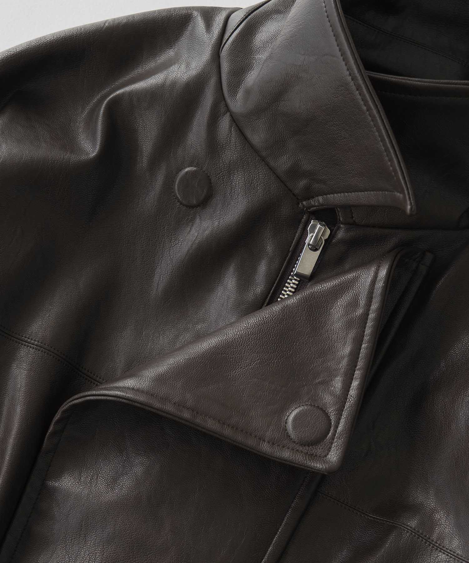 コクーンレザーボンバージャケット