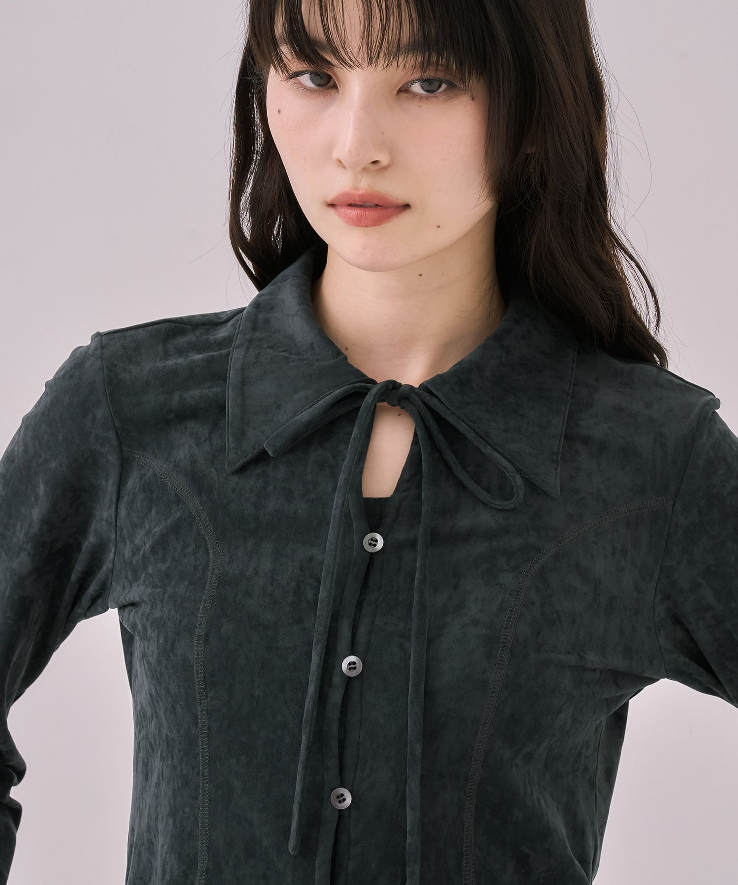 スリットネックベロアシャツ