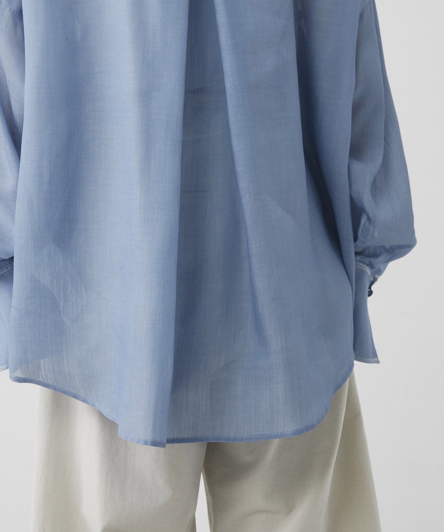 〈残りわずか〉シアーデニムトリムシャツ