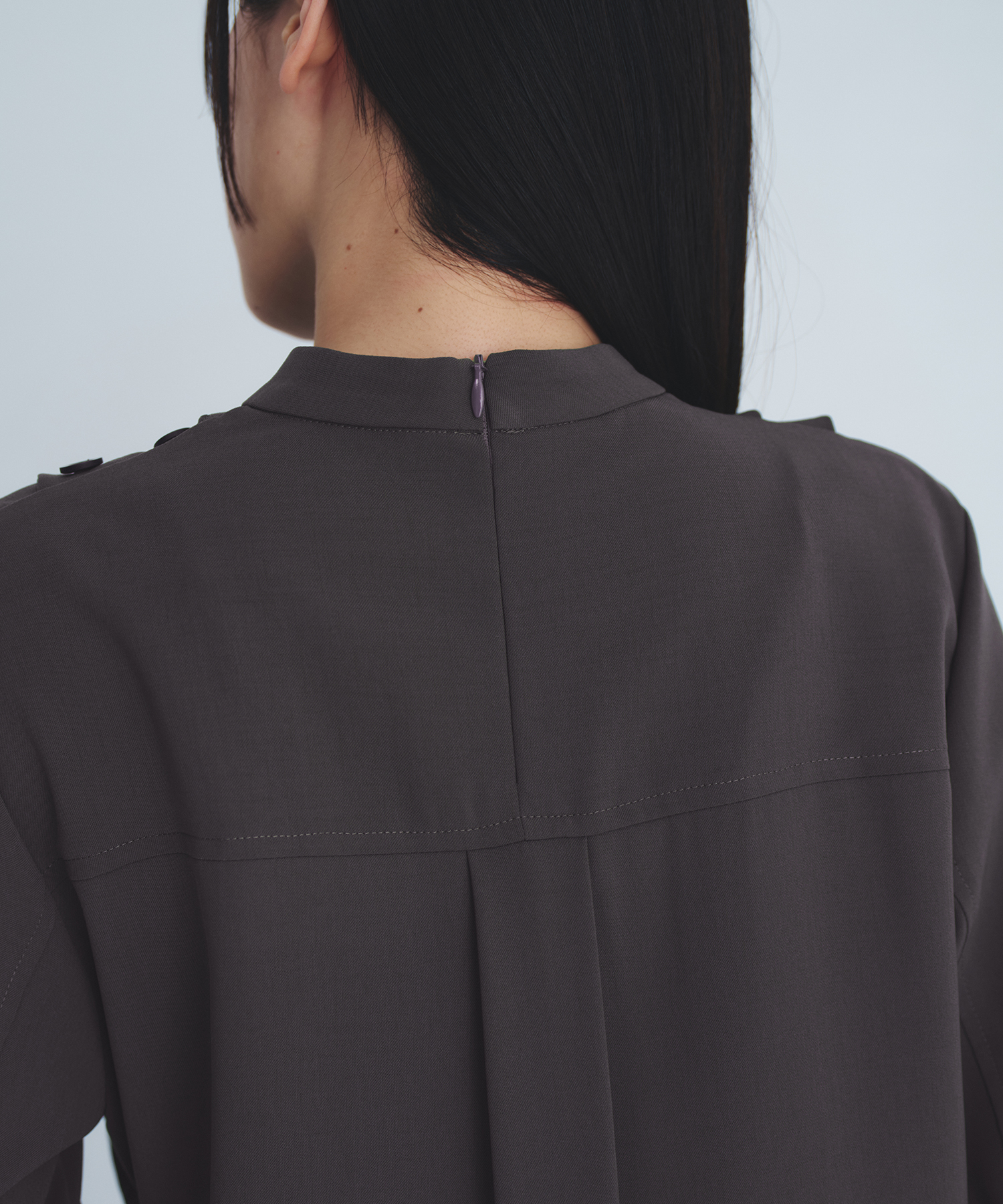 タックドレープシェイプブラウス