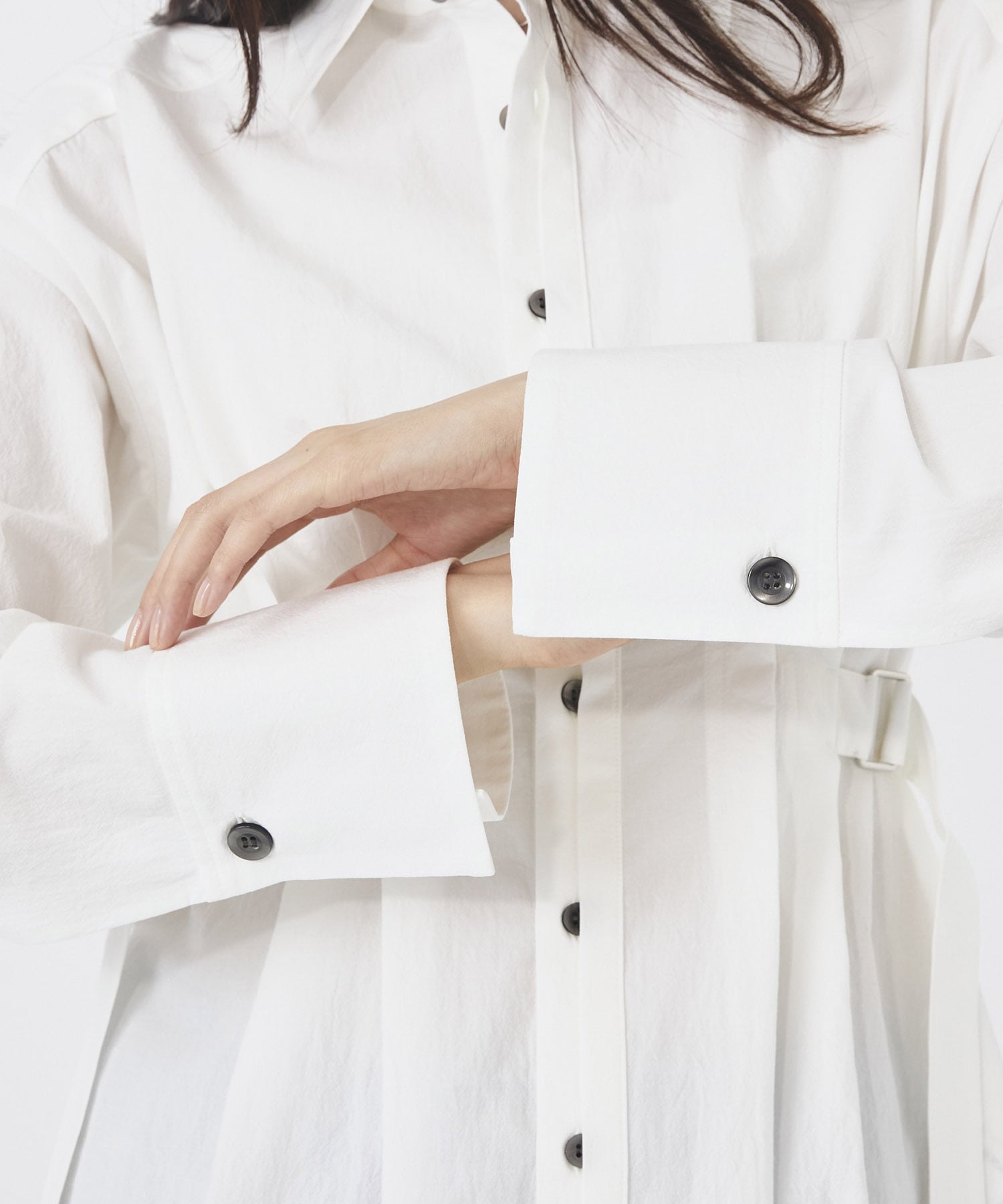 タックゴムシェイプベルトシャツ