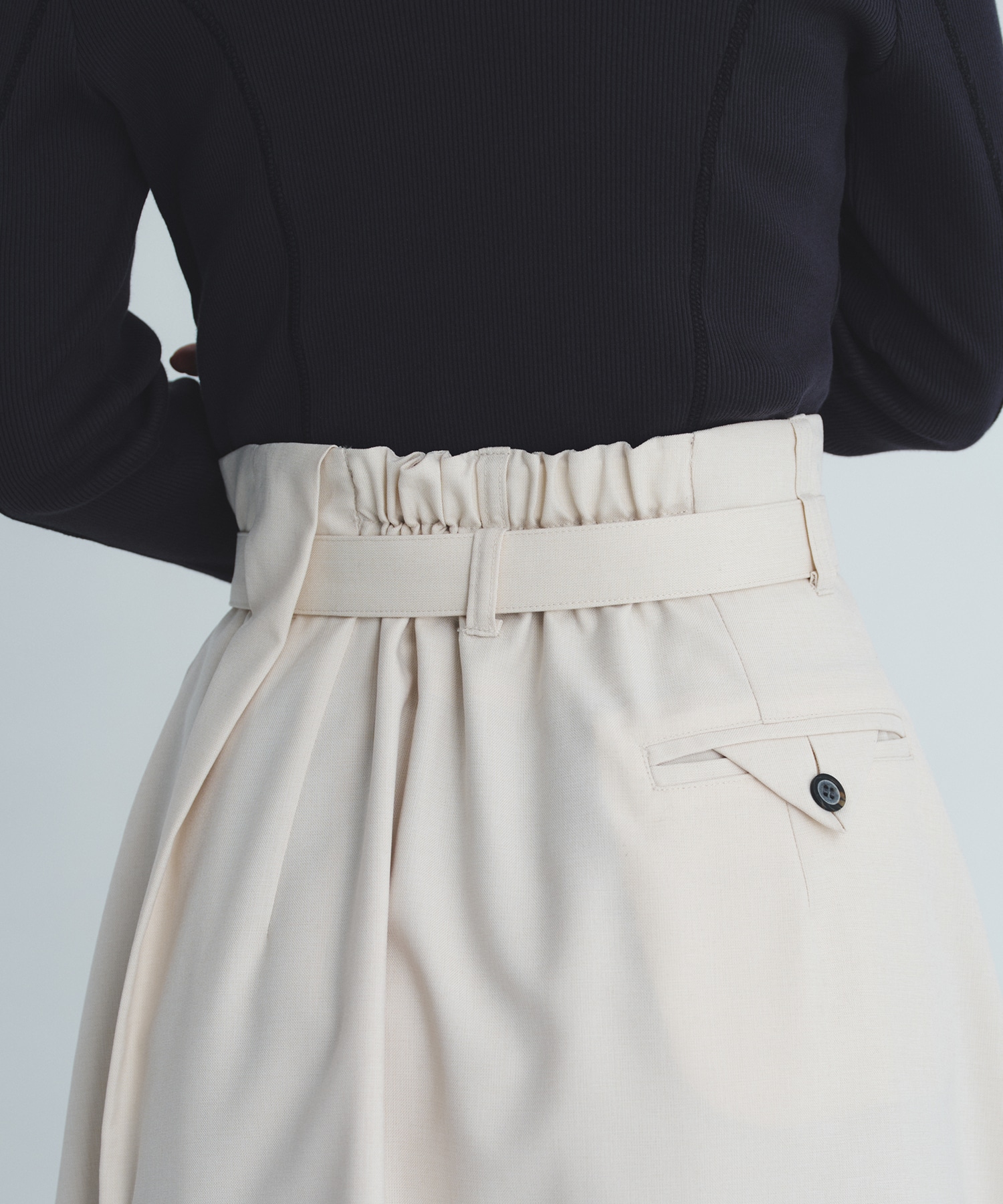 スラントタックホールアシメフレアスカート