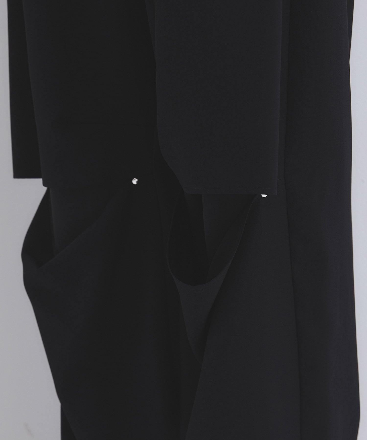 ニーカットドレープバレルパンツ