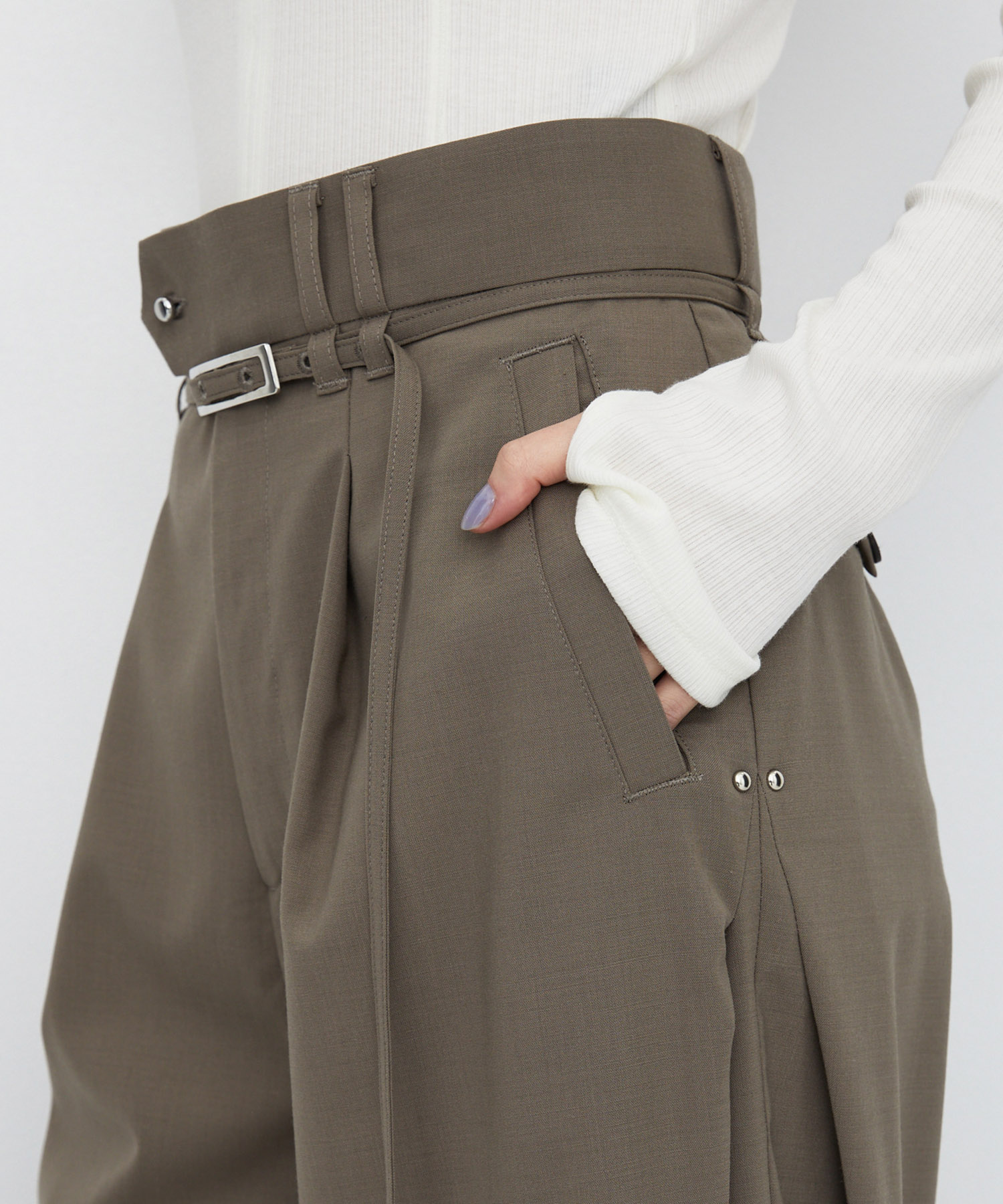サイドタックプレスワイドパンツ