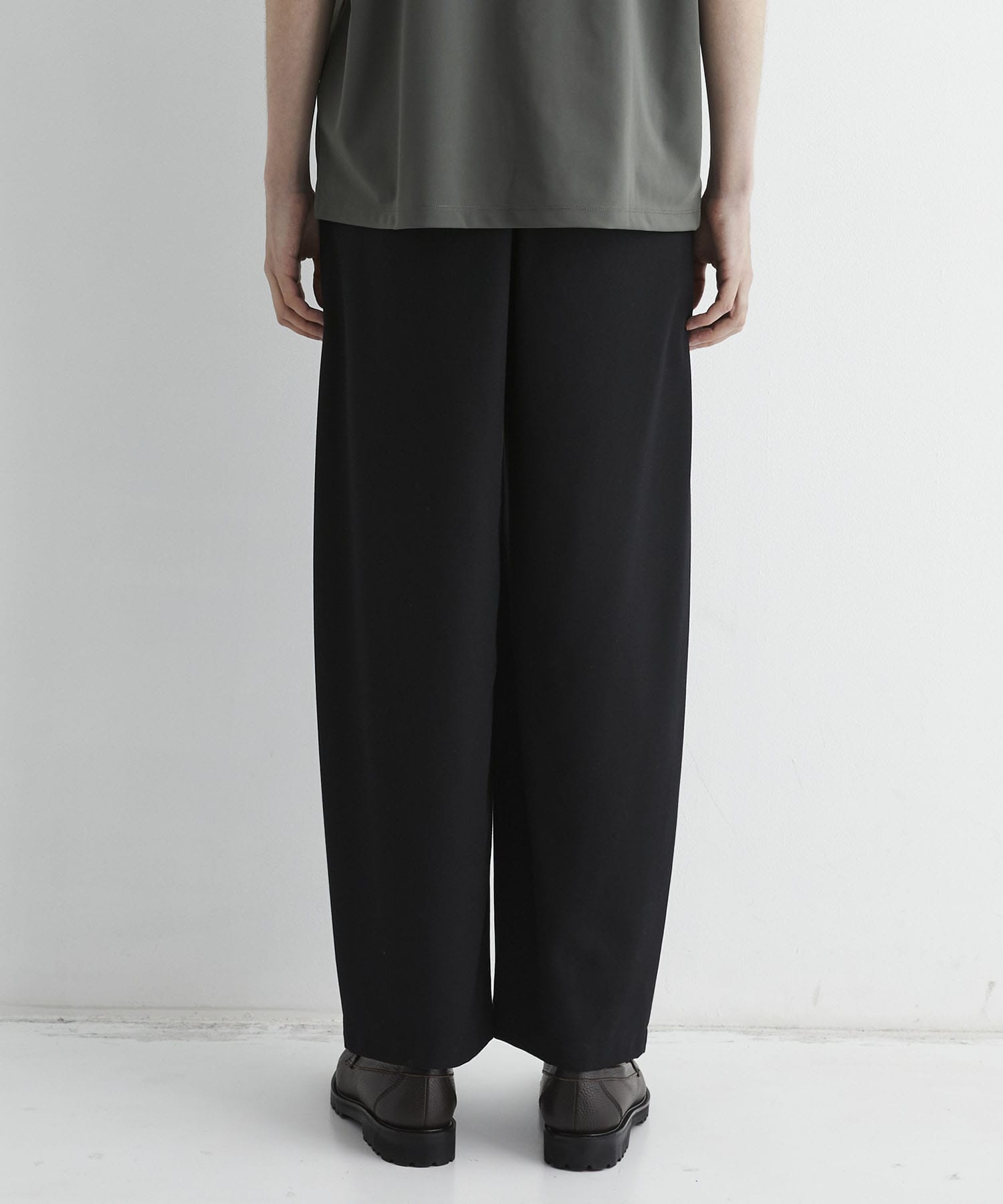 ハイツイスト バレルチノパンツ