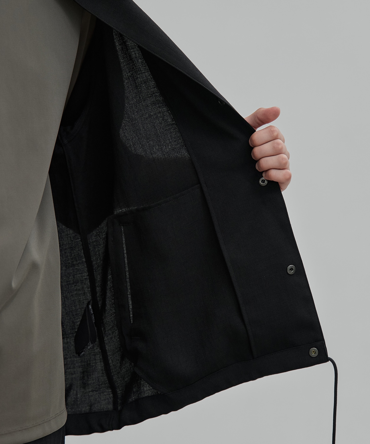 〈新発売〉MODERN SILK LINEN ショートスリーブブルゾン