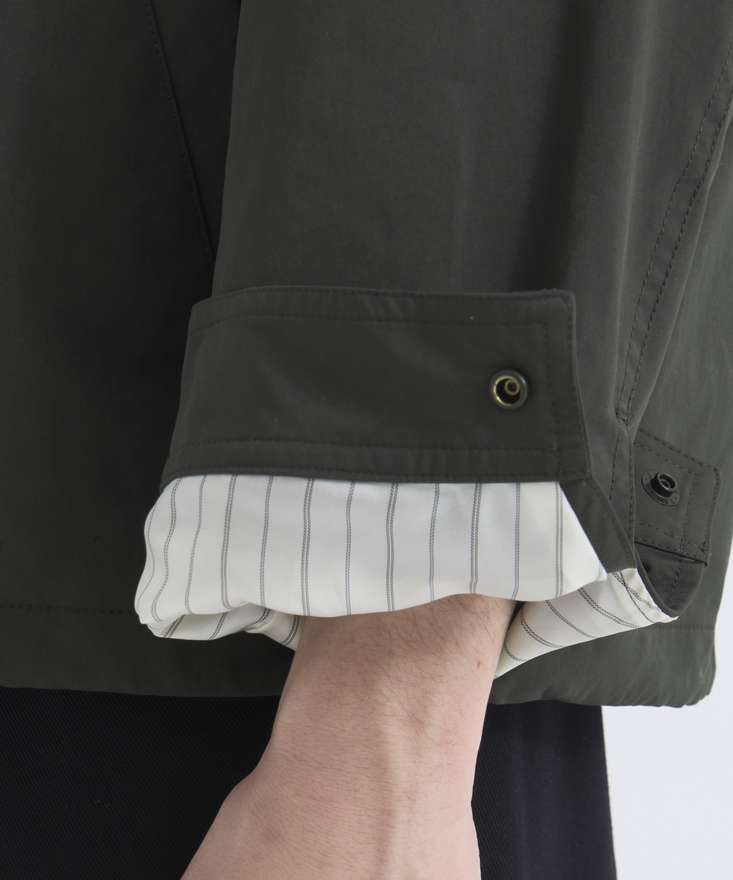 〈数量限定〉LIGHT DOLPHIN ジップブルゾン