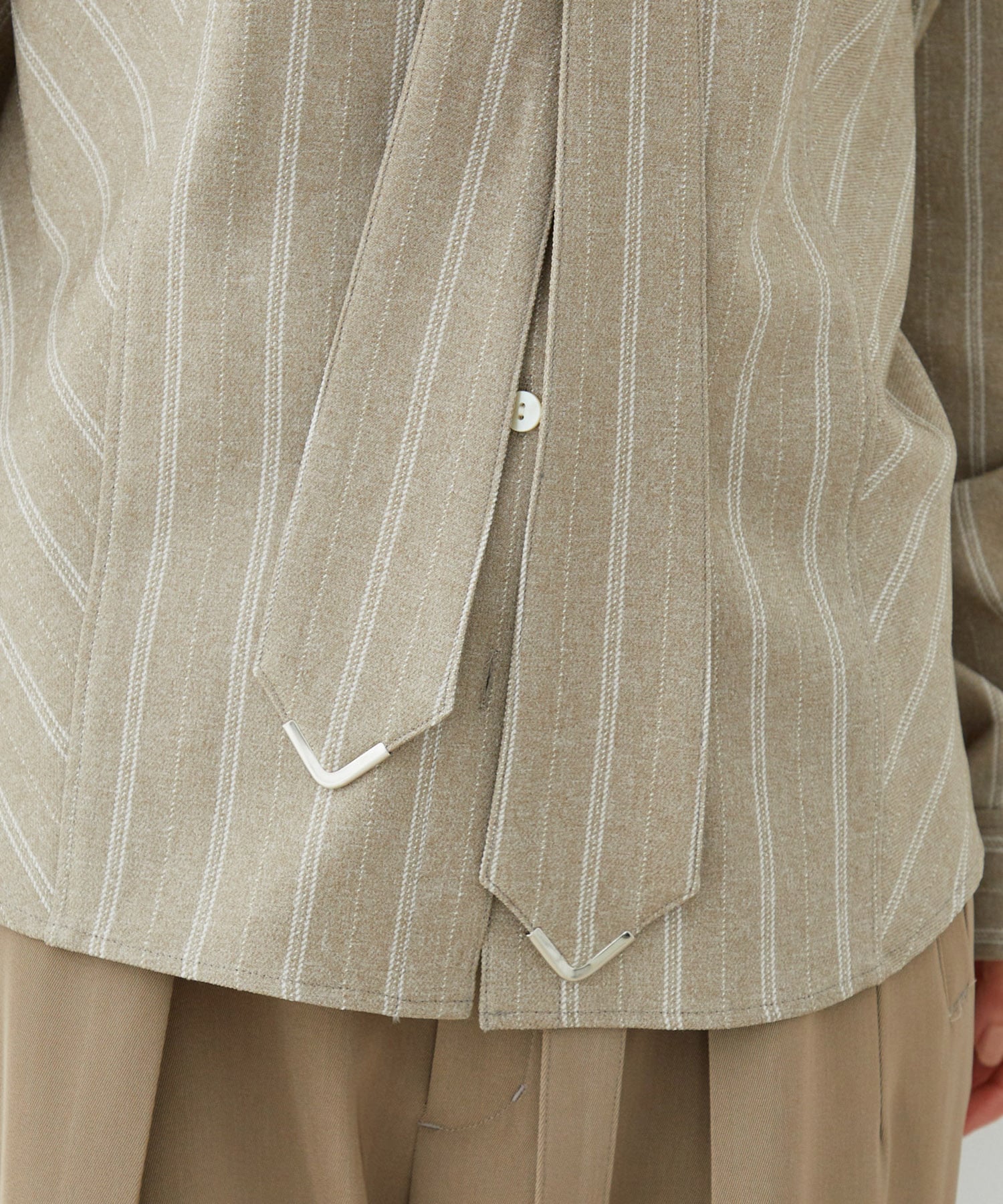 コーナーチップボウタイシャツ