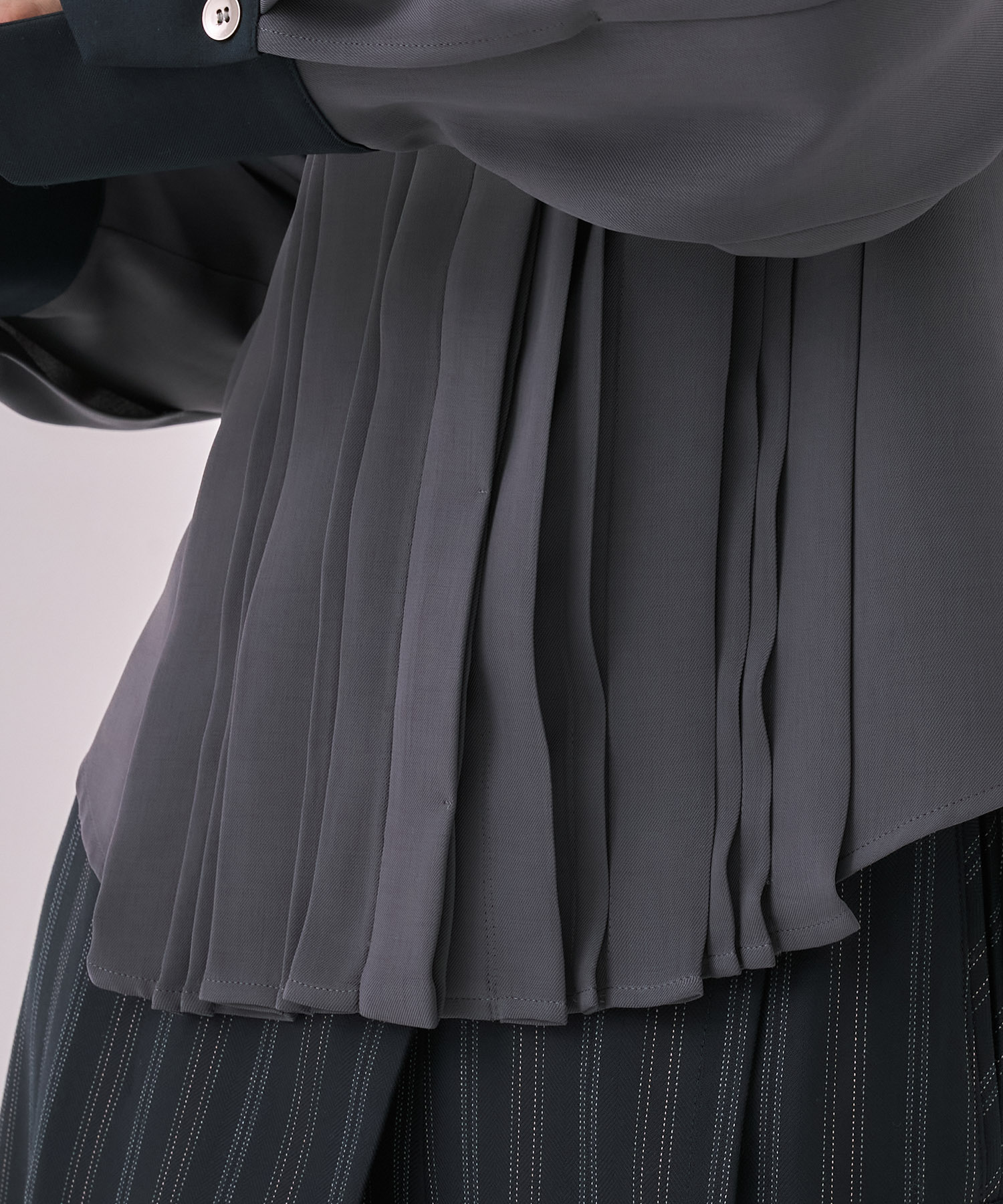 【WEB先行発売】ピンタックバイカラーブラウス