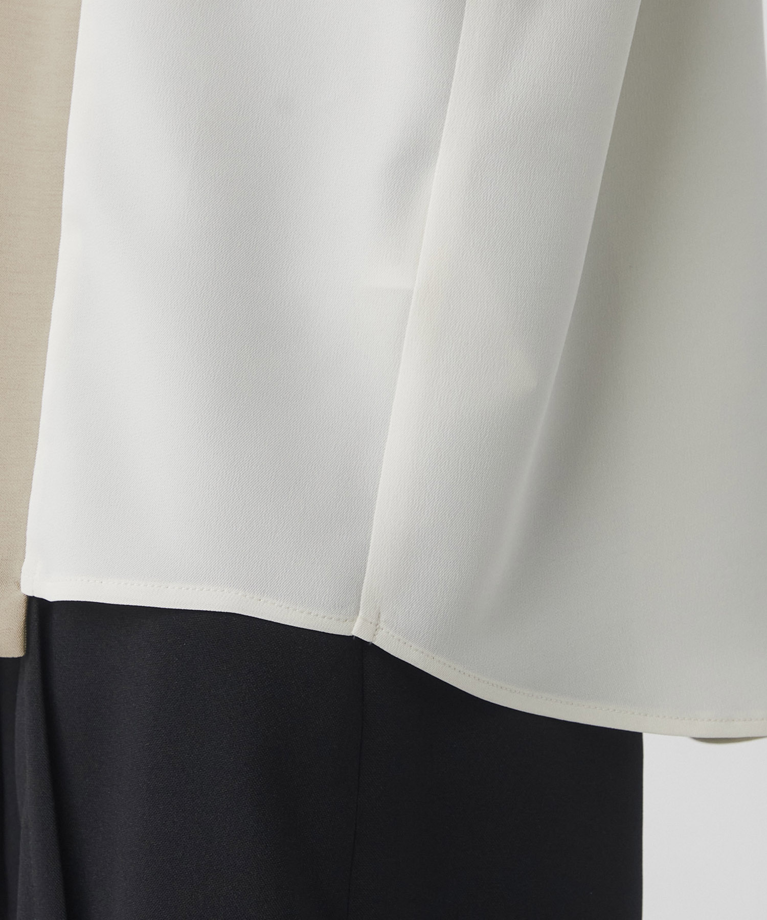 〈残りわずか〉【WEB限定】レイヤードバイカラーブラウス