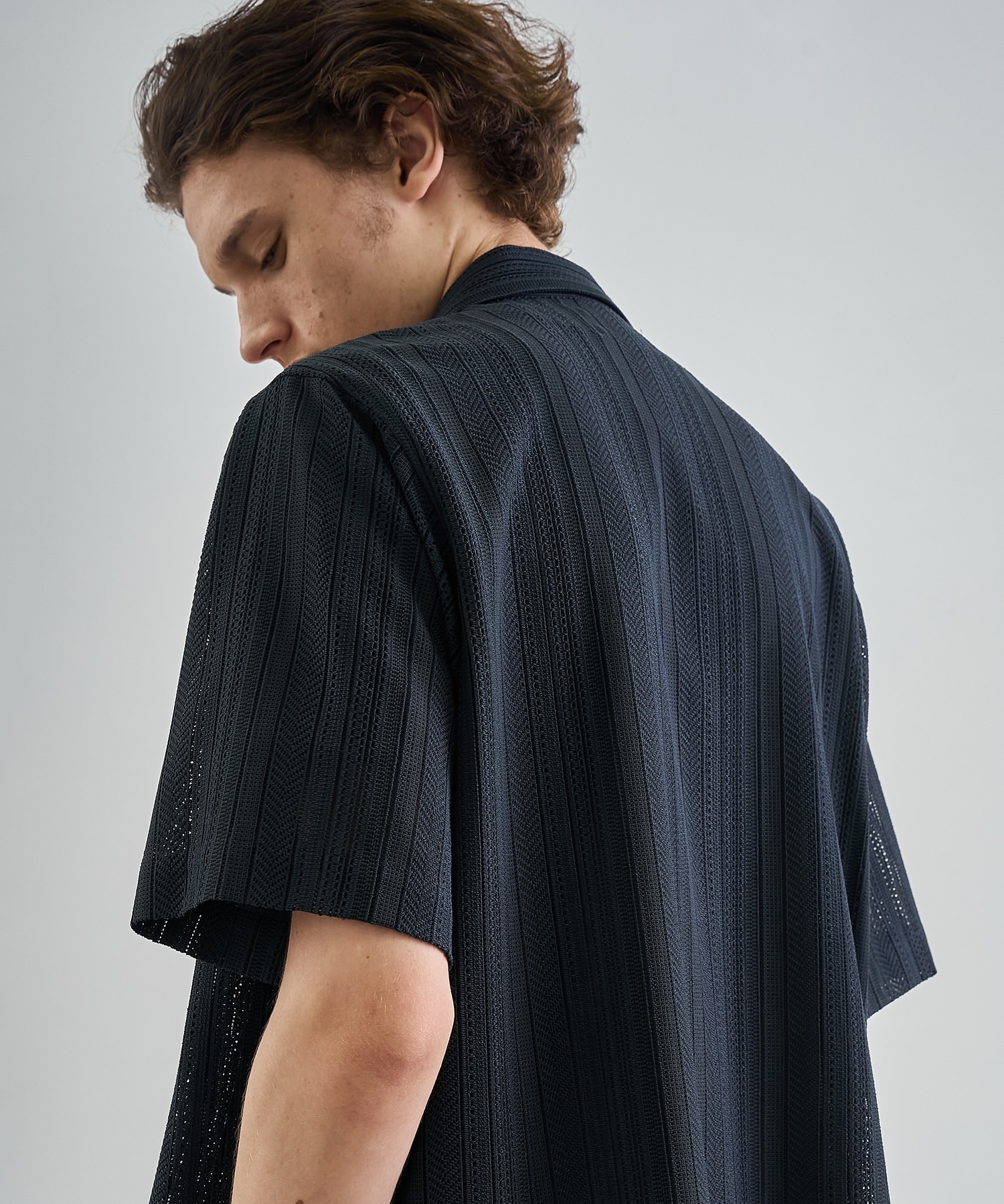 〈WEB限定｜先行予約〉ラッセルレースシアーシャツ