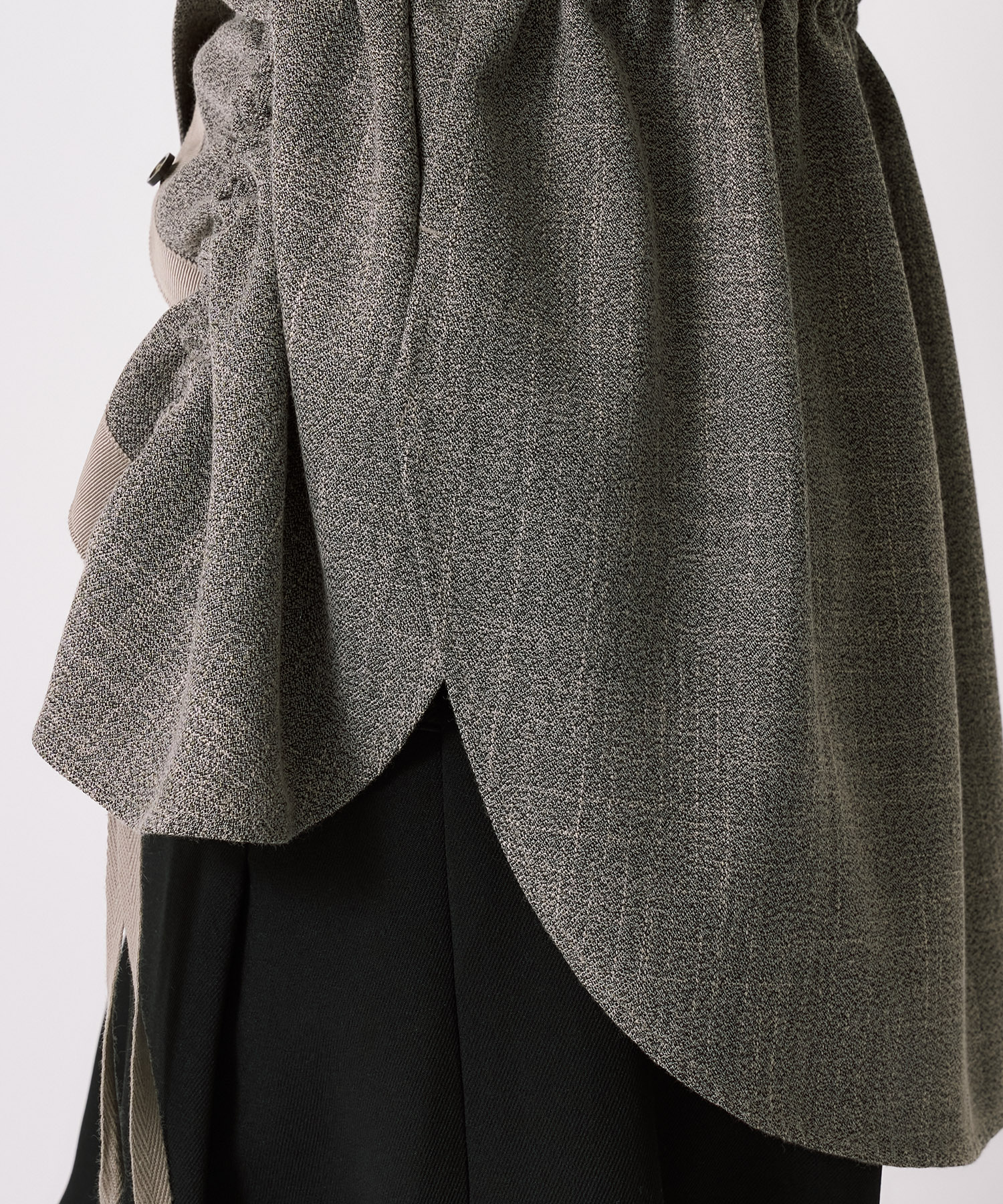 ドロストペプラムシャツ