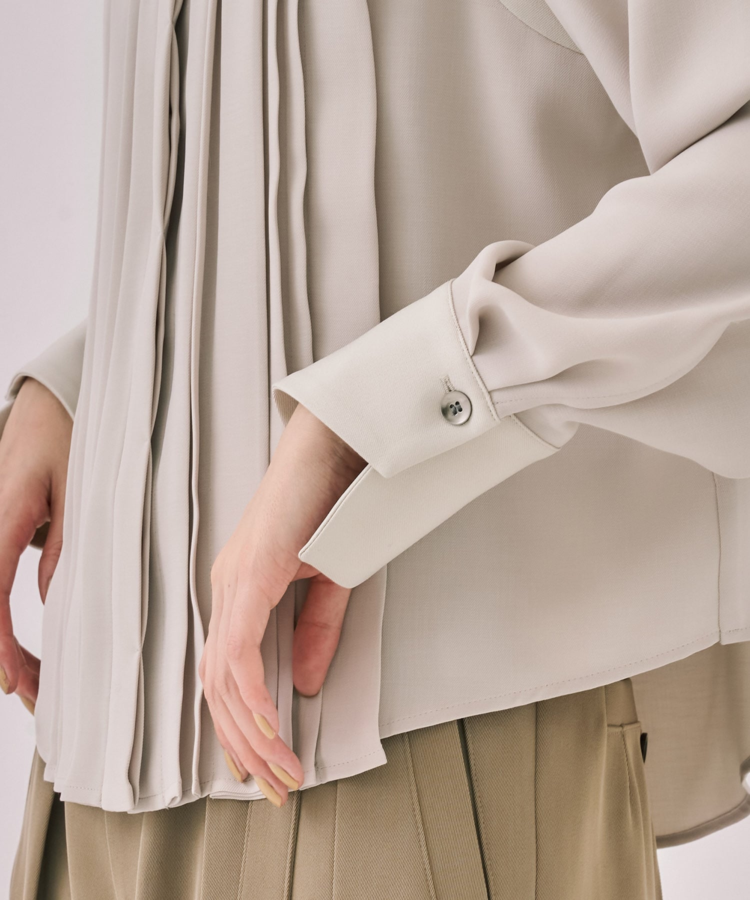 【WEB先行発売】ピンタックバイカラーブラウス