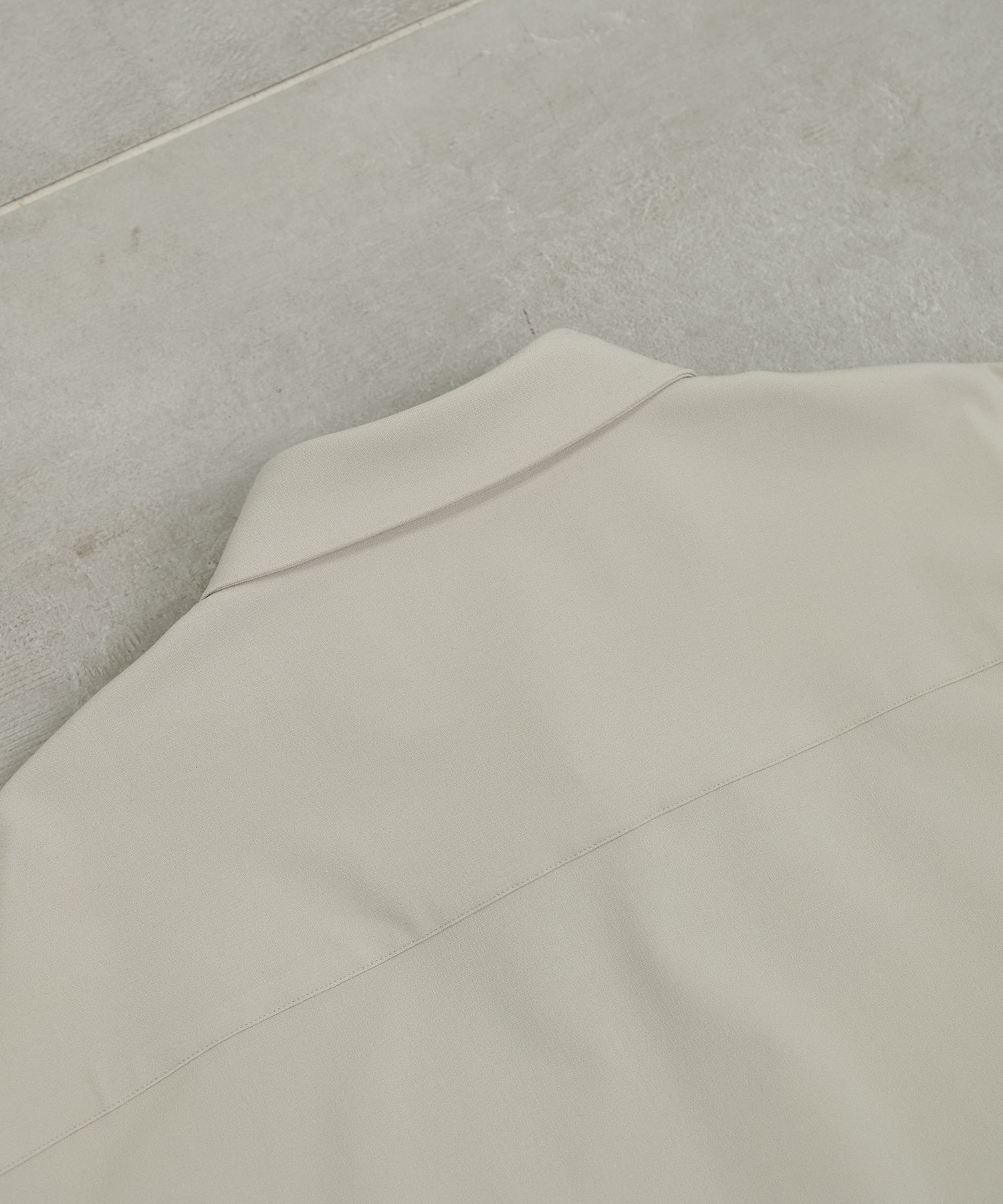 〈新発売〉アウトラストロングスリーブシャツ