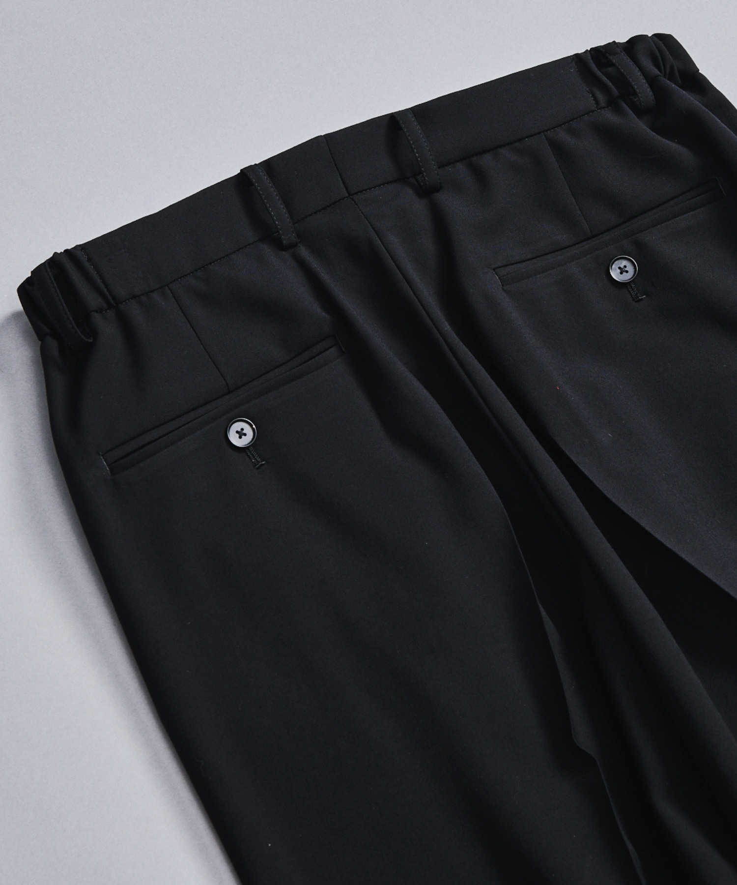 〈数量限定〉Super120s WOOL SERGE 2TUCK PANTS