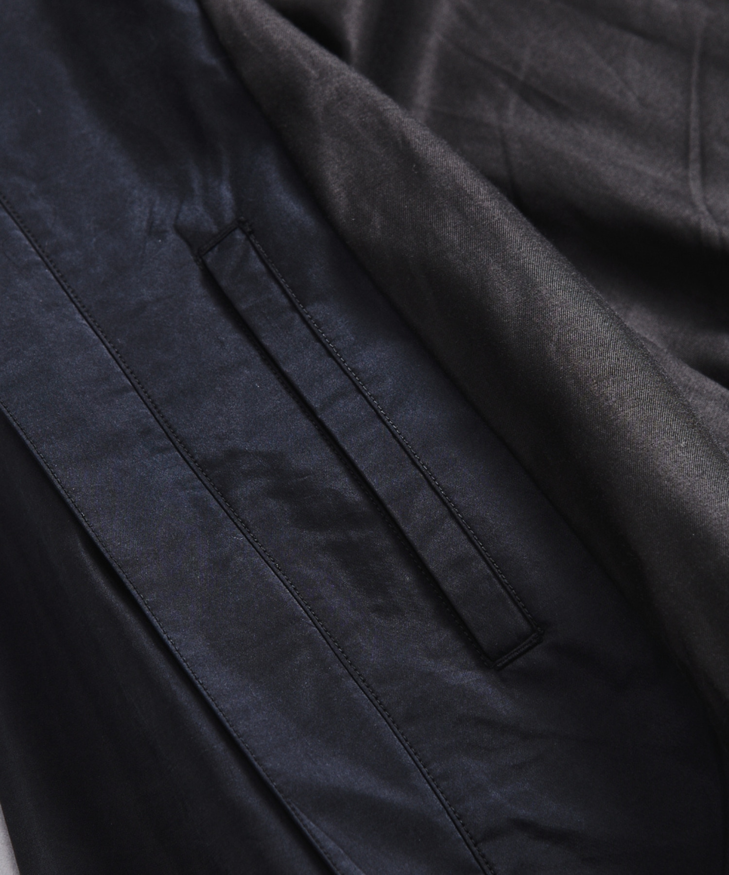 〈数量限定｜サイズ2：残り1点〉SILK NYLON BALLOON BLOUSON